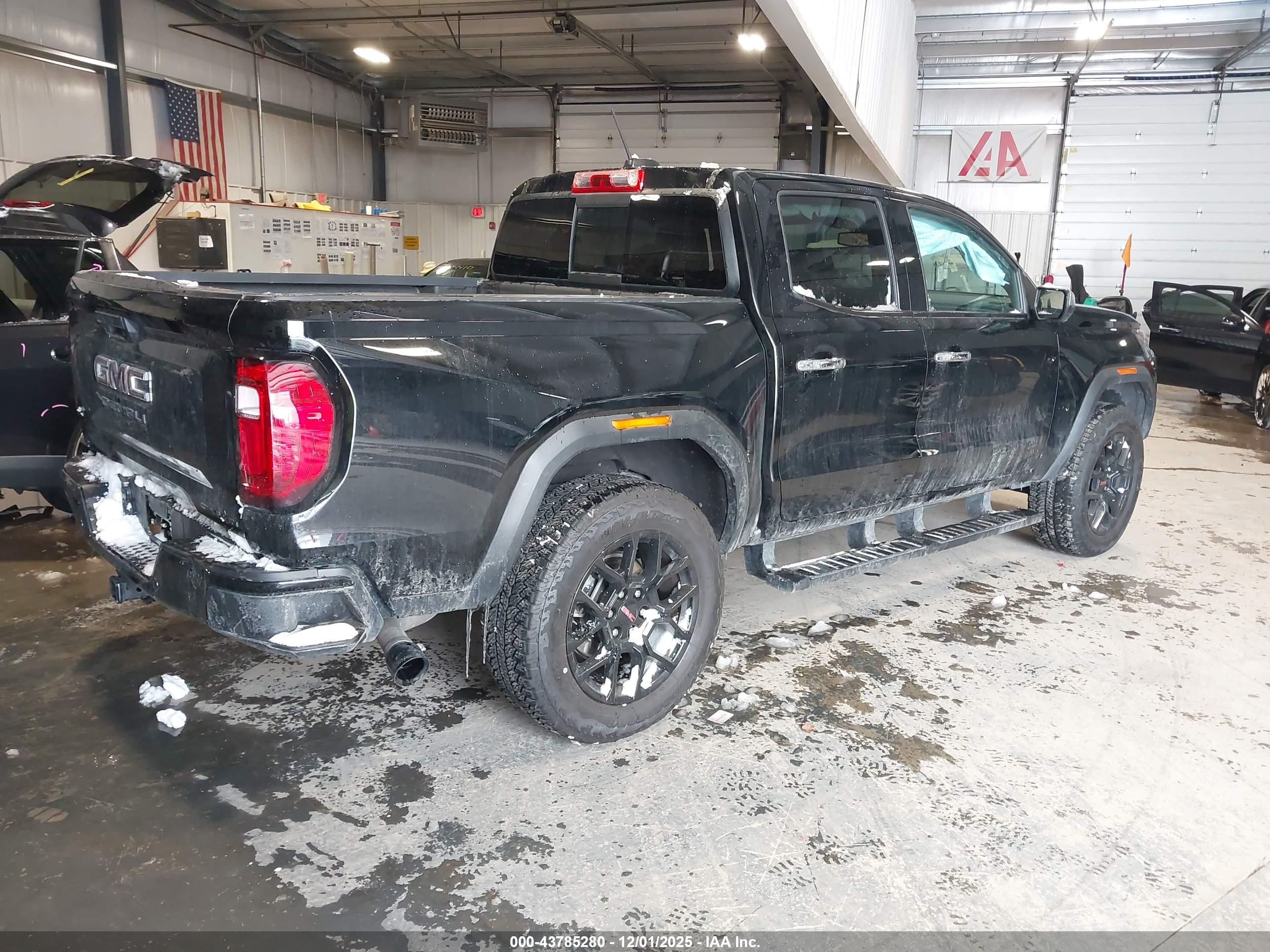GMC CANYON image 4