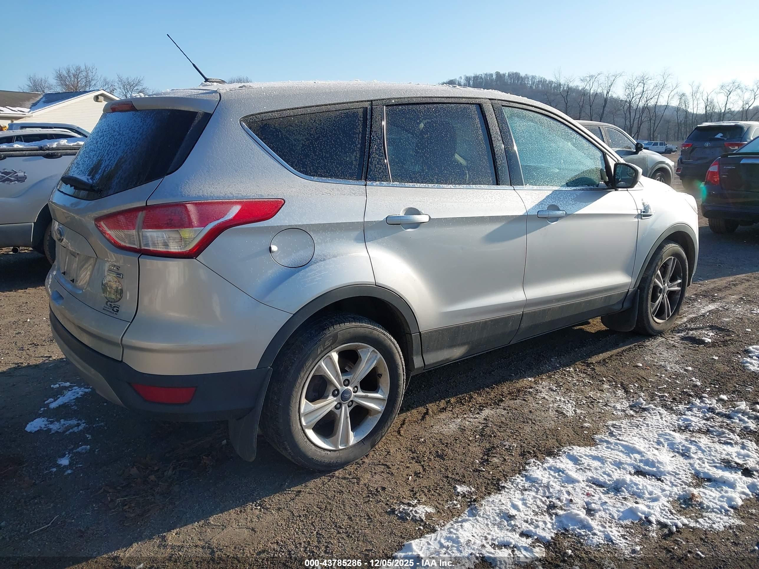 FORD ESCAPE image 4