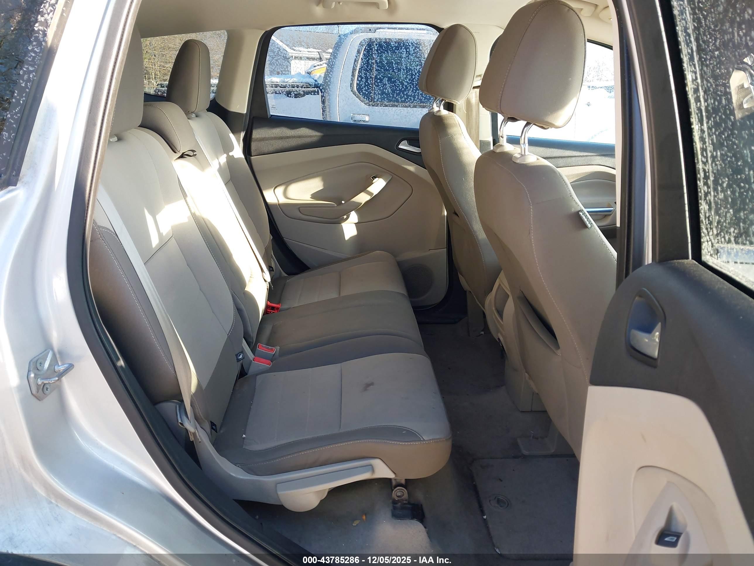 FORD ESCAPE image 8