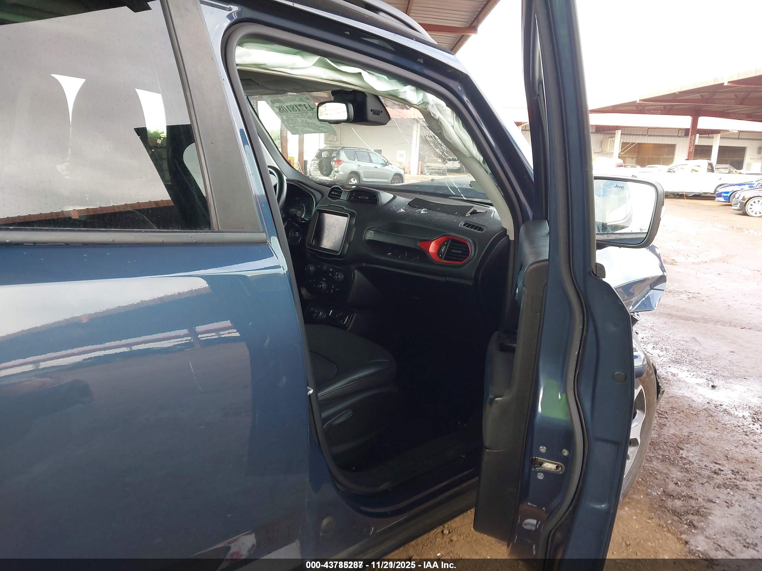 JEEP RENEGADE image 5