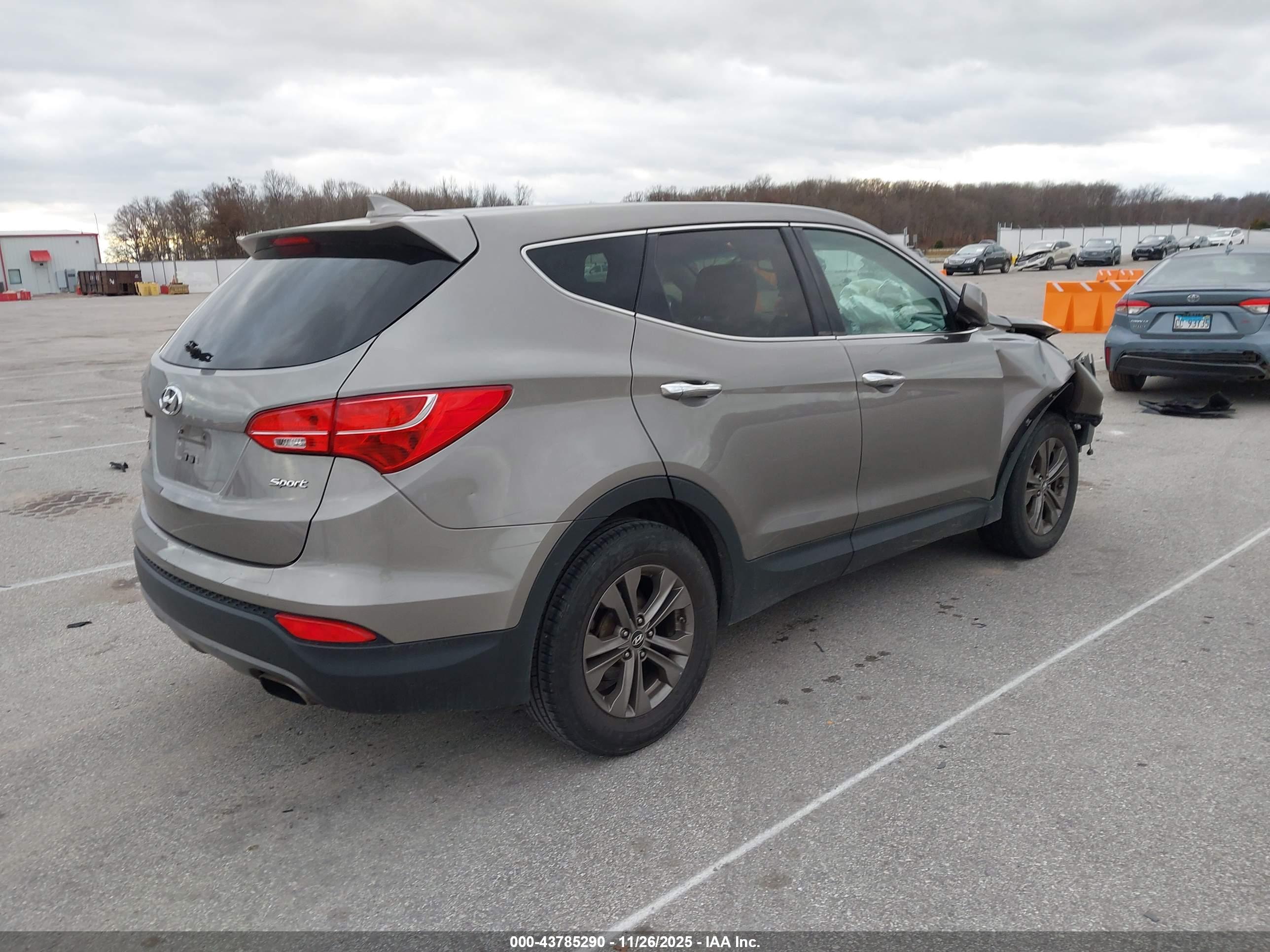 HYUNDAI SANTA image 4