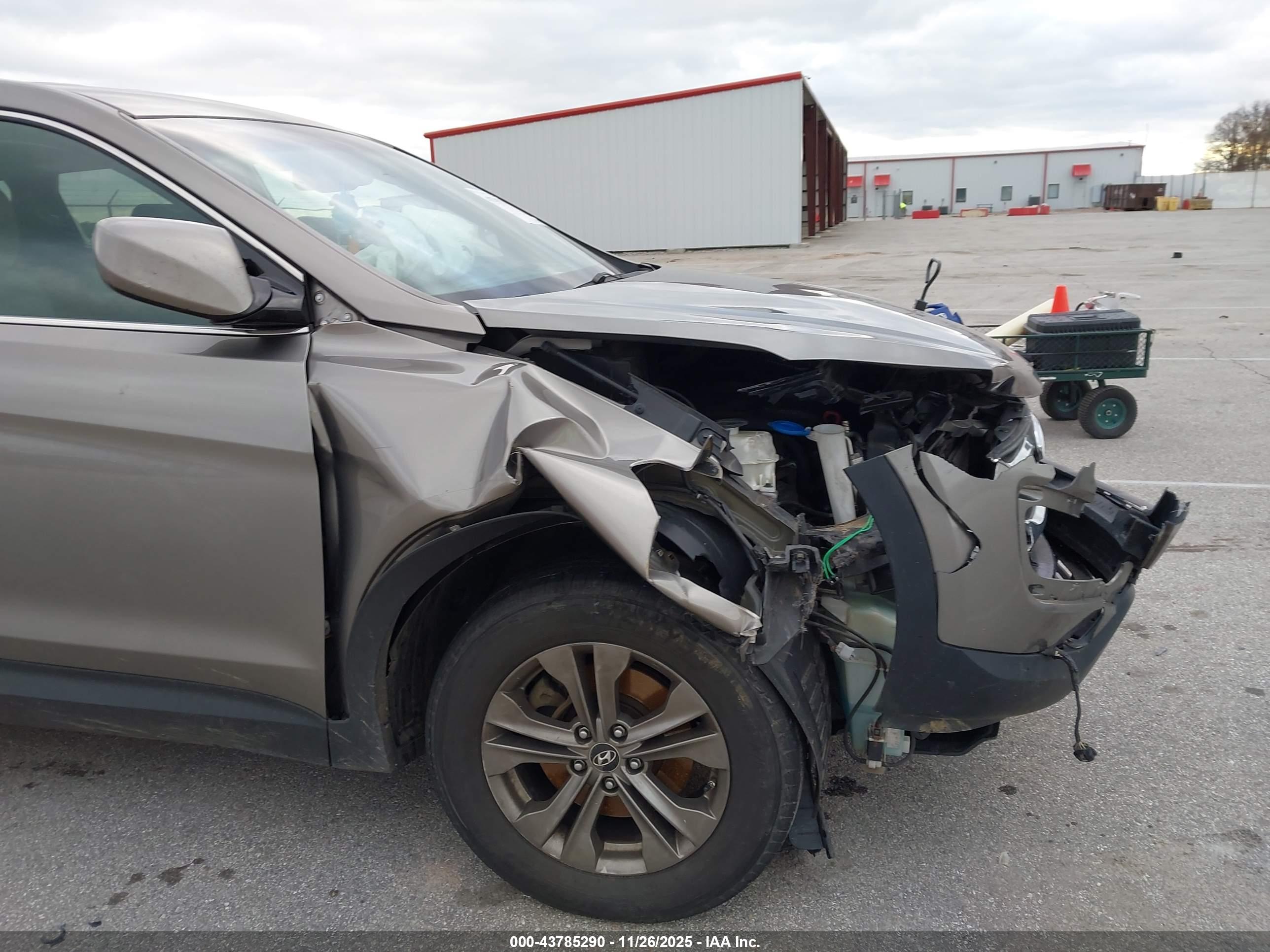 HYUNDAI SANTA image 6