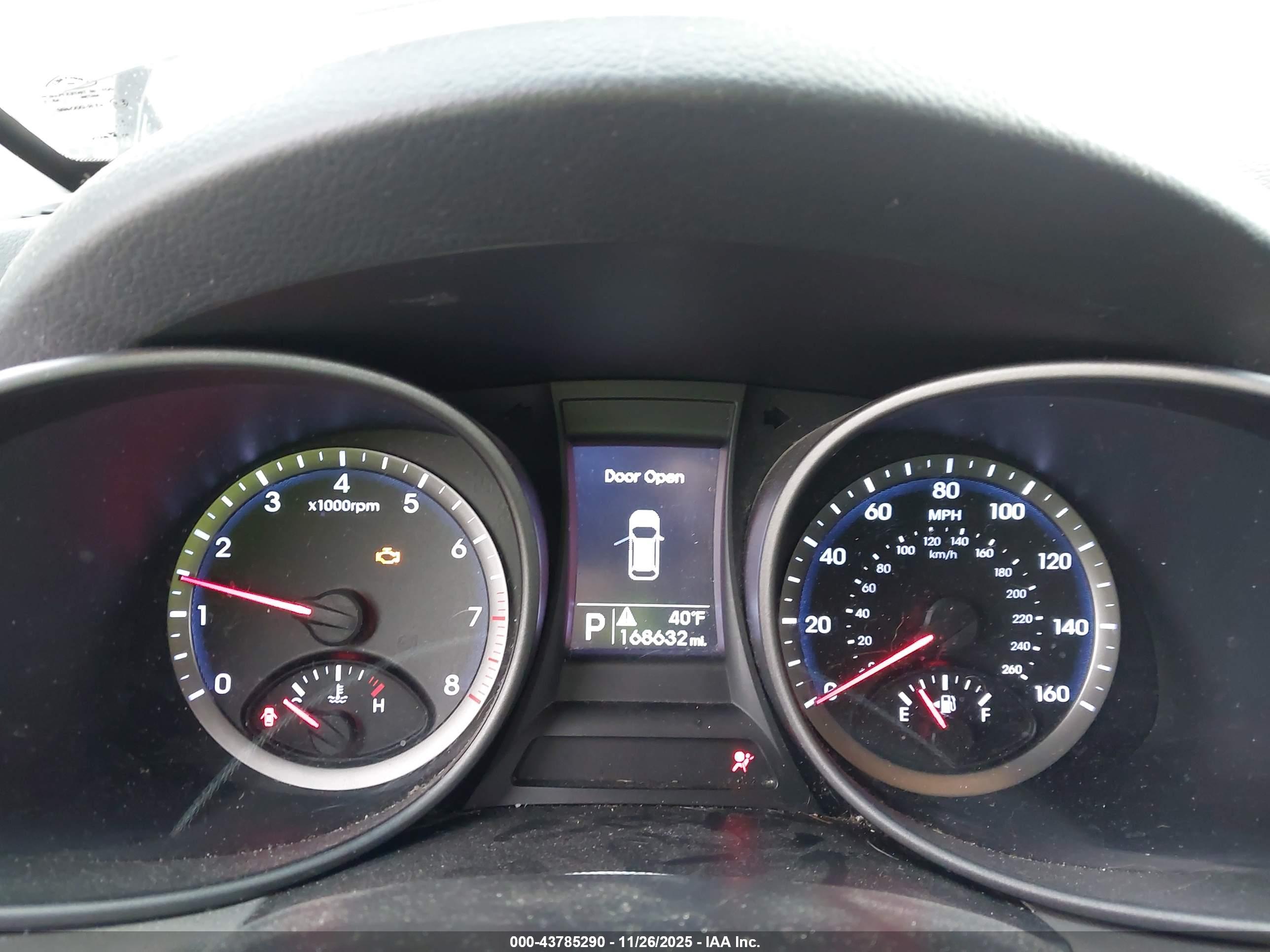 HYUNDAI SANTA image 7