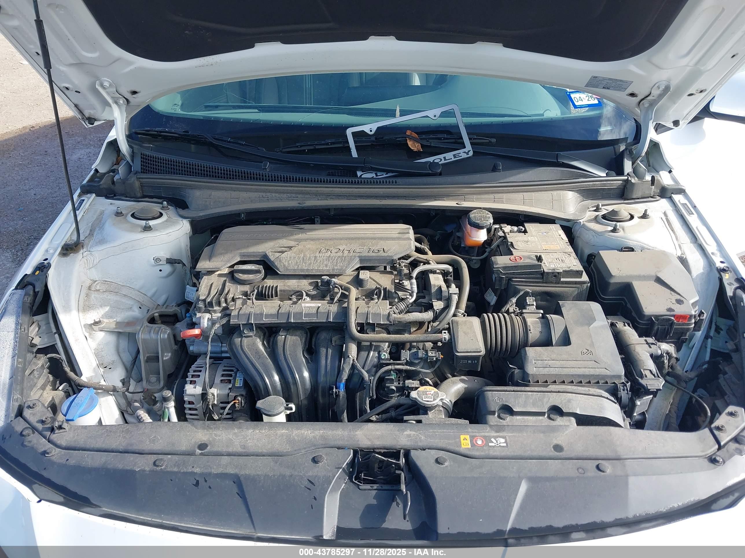 HYUNDAI ELANTRA image 10