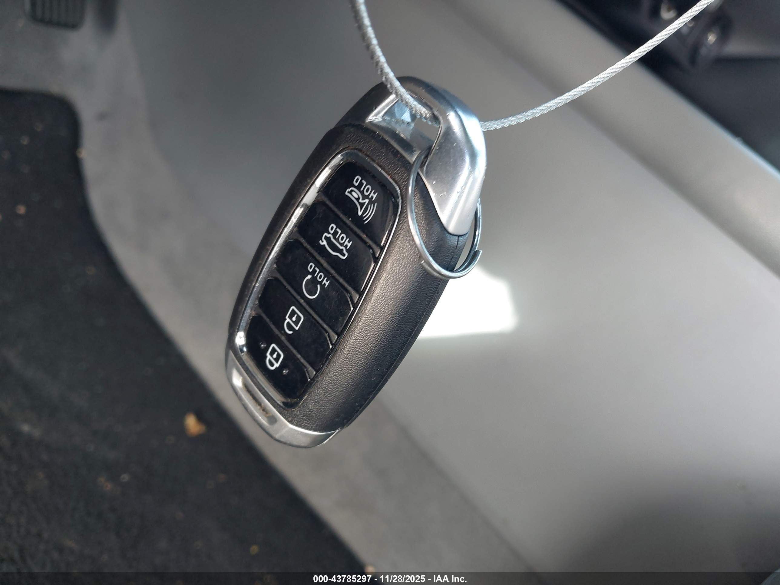 HYUNDAI ELANTRA image 11