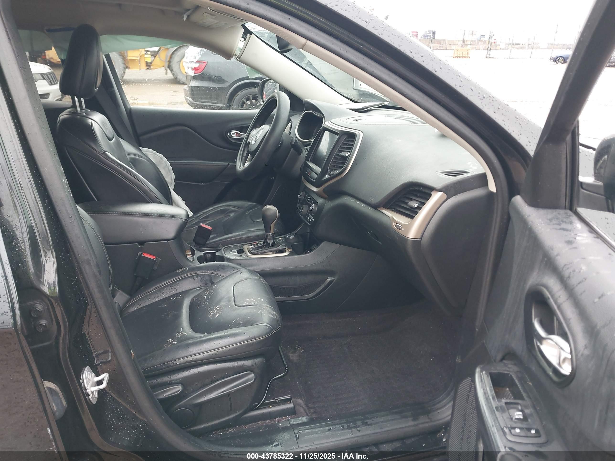 JEEP CHEROKEE image 5
