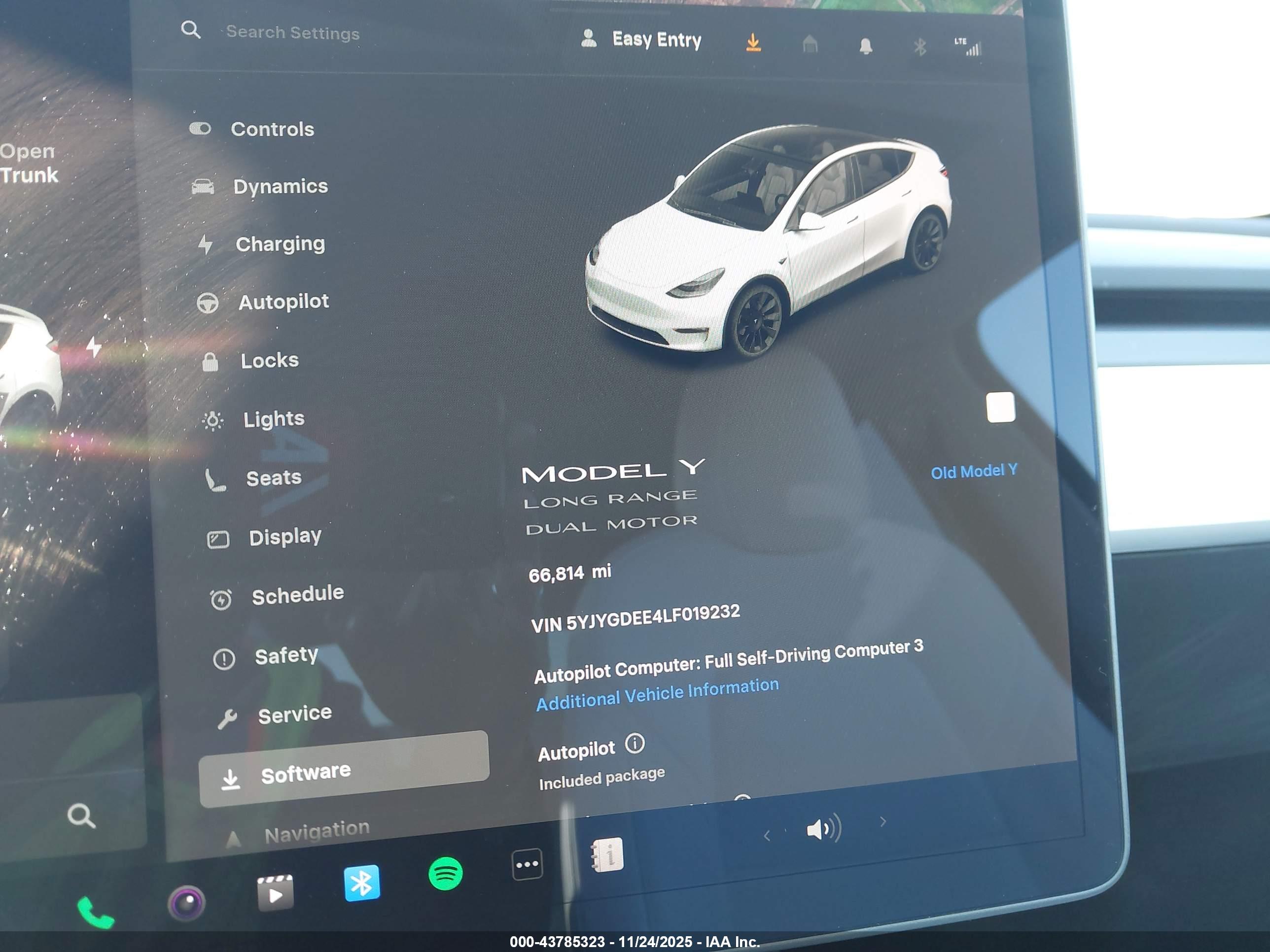 TESLA MODEL image 7