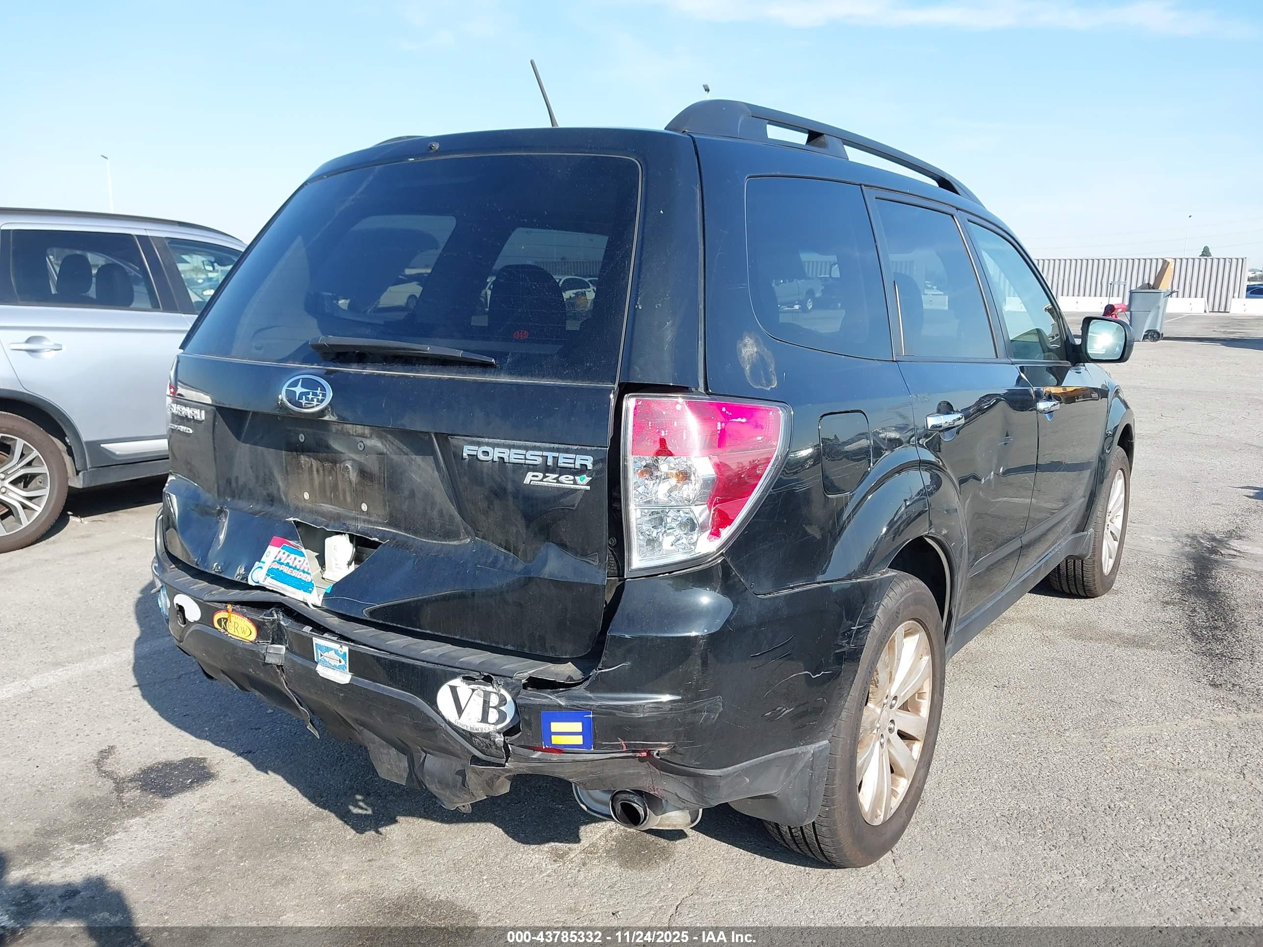 SUBARU FORESTER image 4