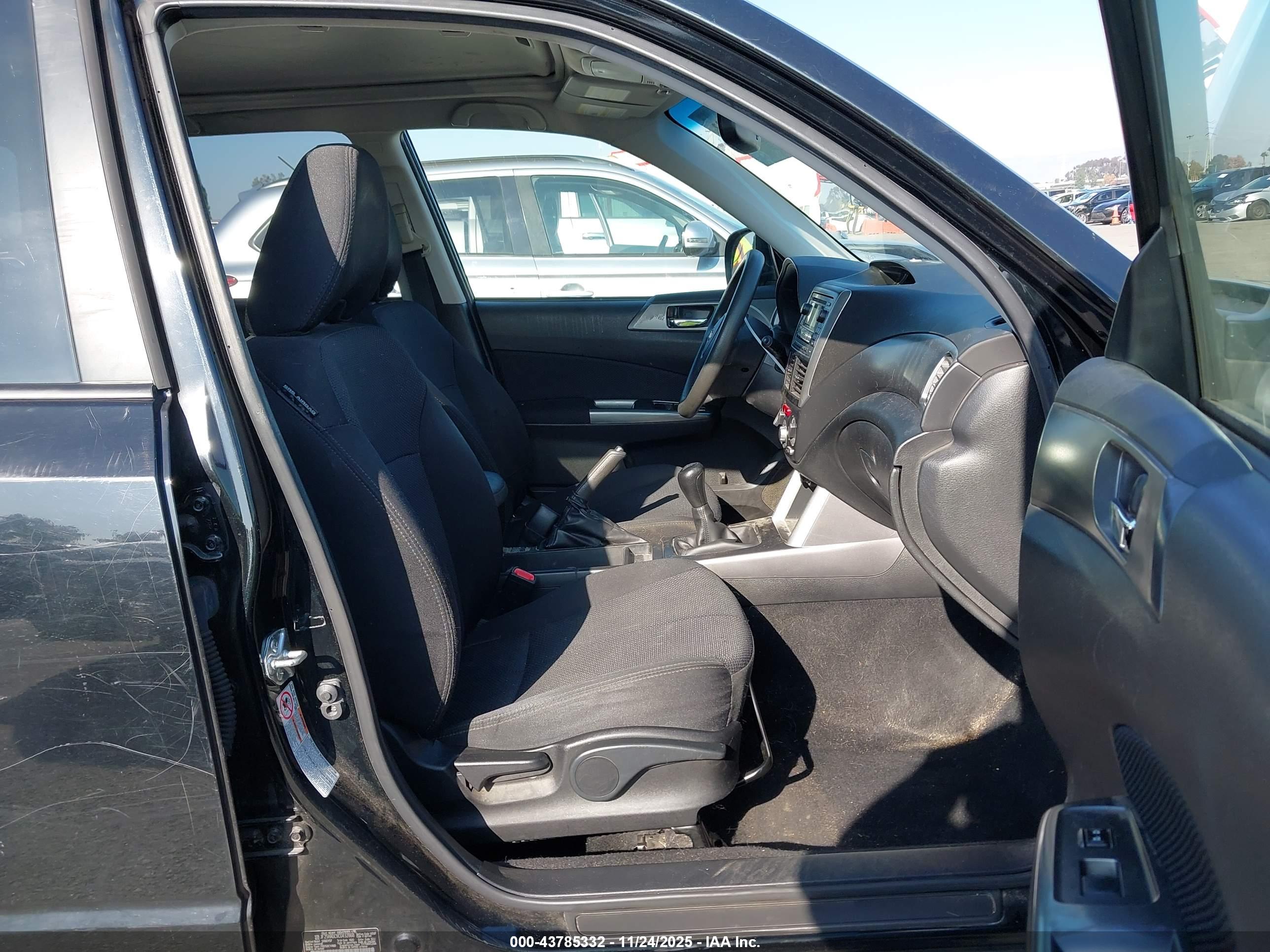 SUBARU FORESTER image 5