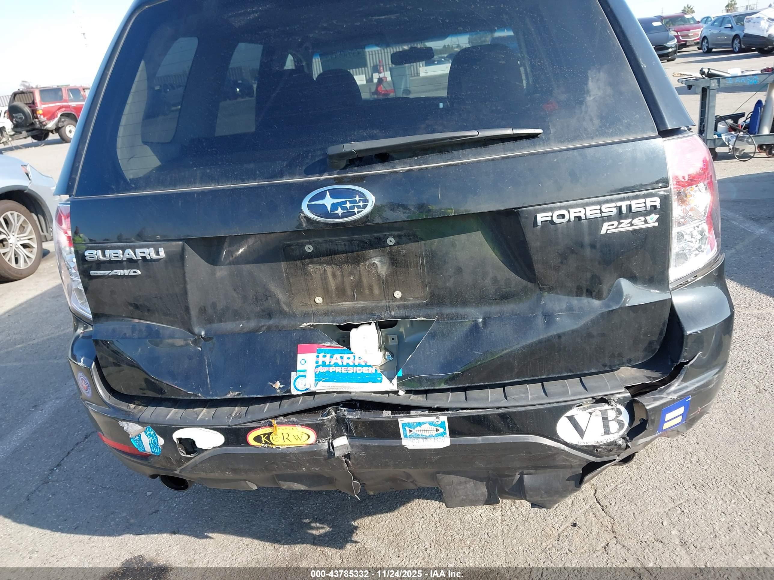 SUBARU FORESTER image 6