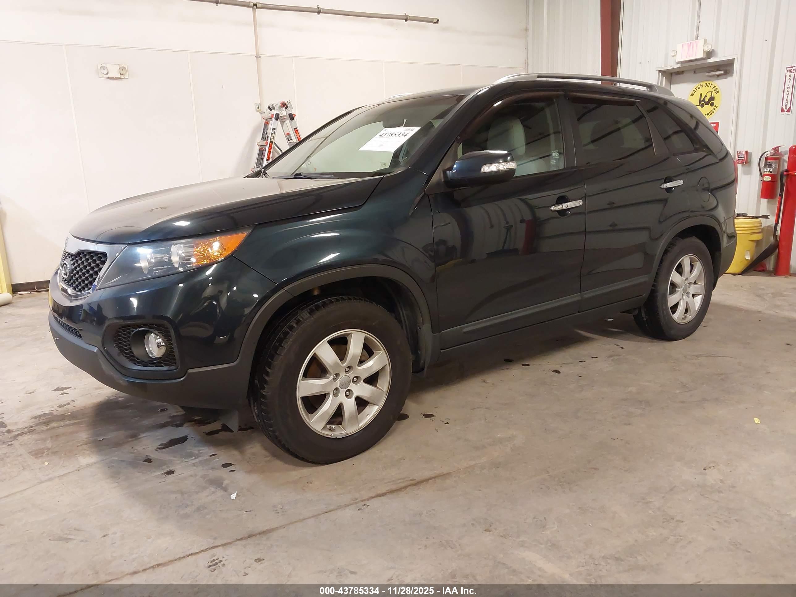 KIA SORENTO image 2
