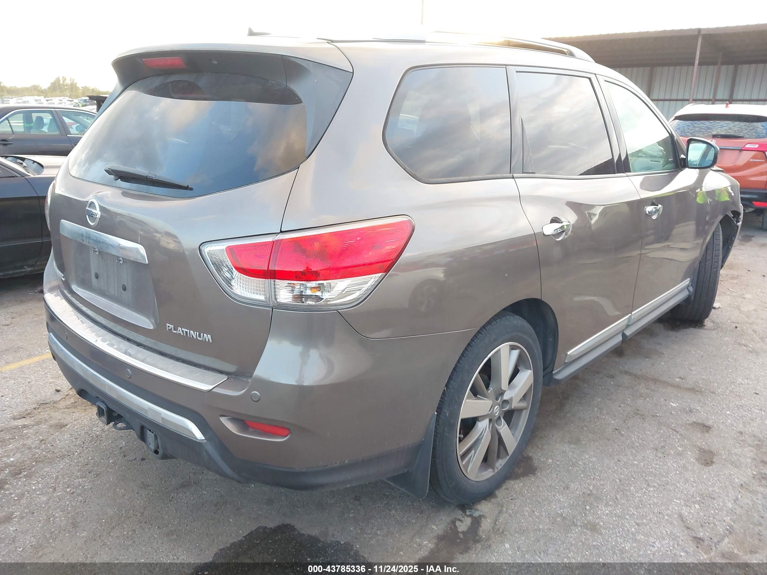 NISSAN PATHFINDER image 4