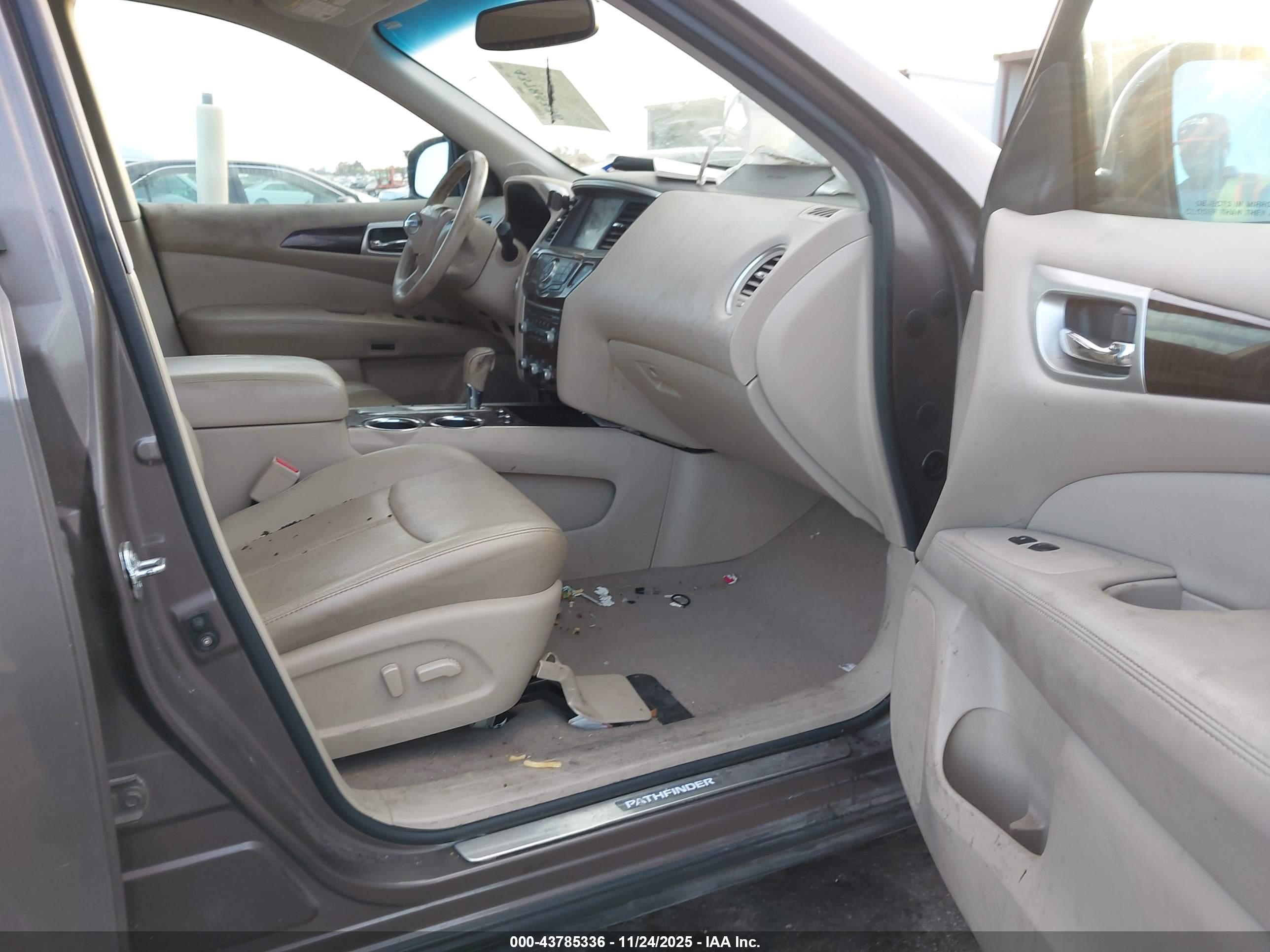 NISSAN PATHFINDER image 5