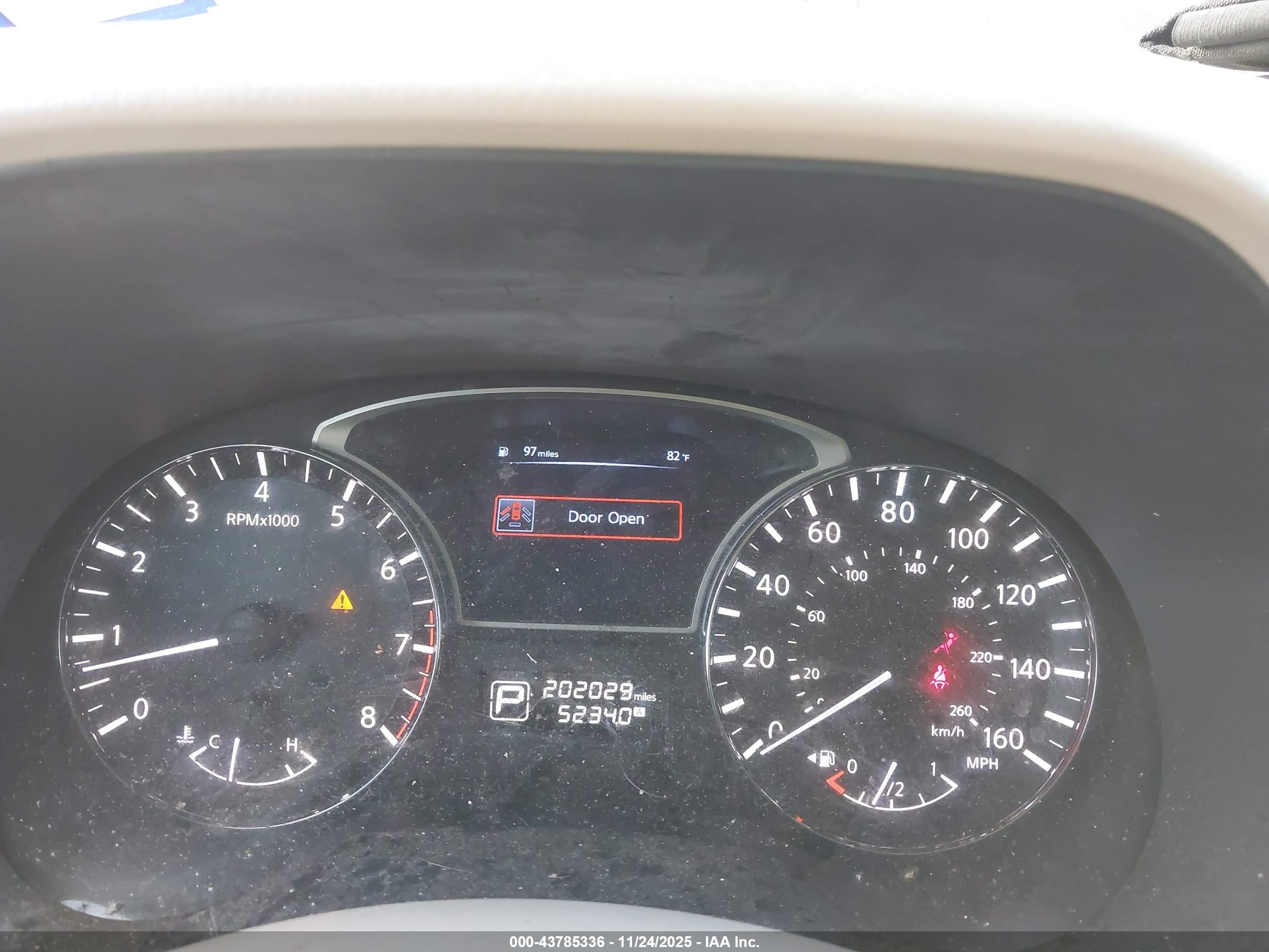 NISSAN PATHFINDER image 7