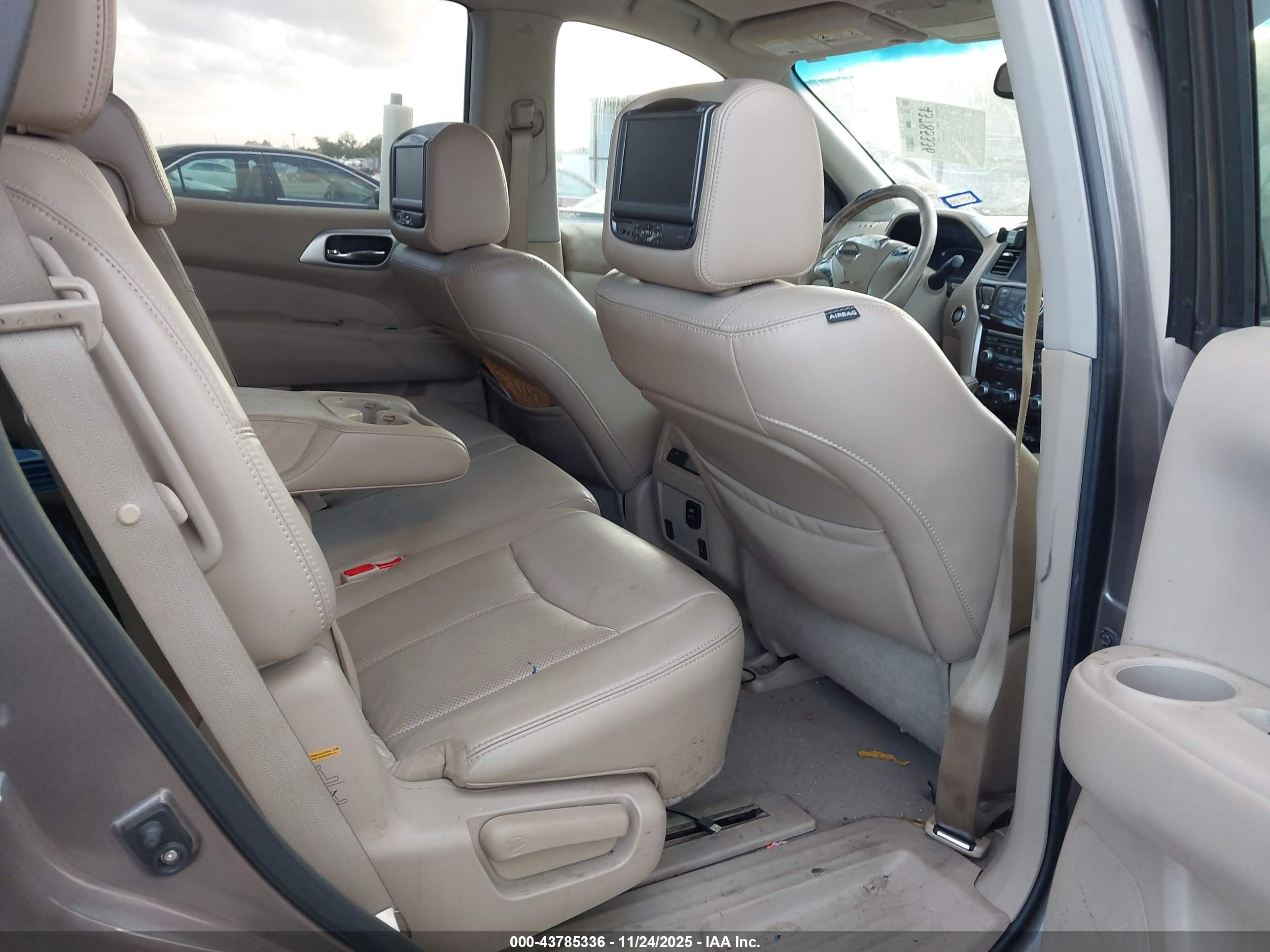 NISSAN PATHFINDER image 8