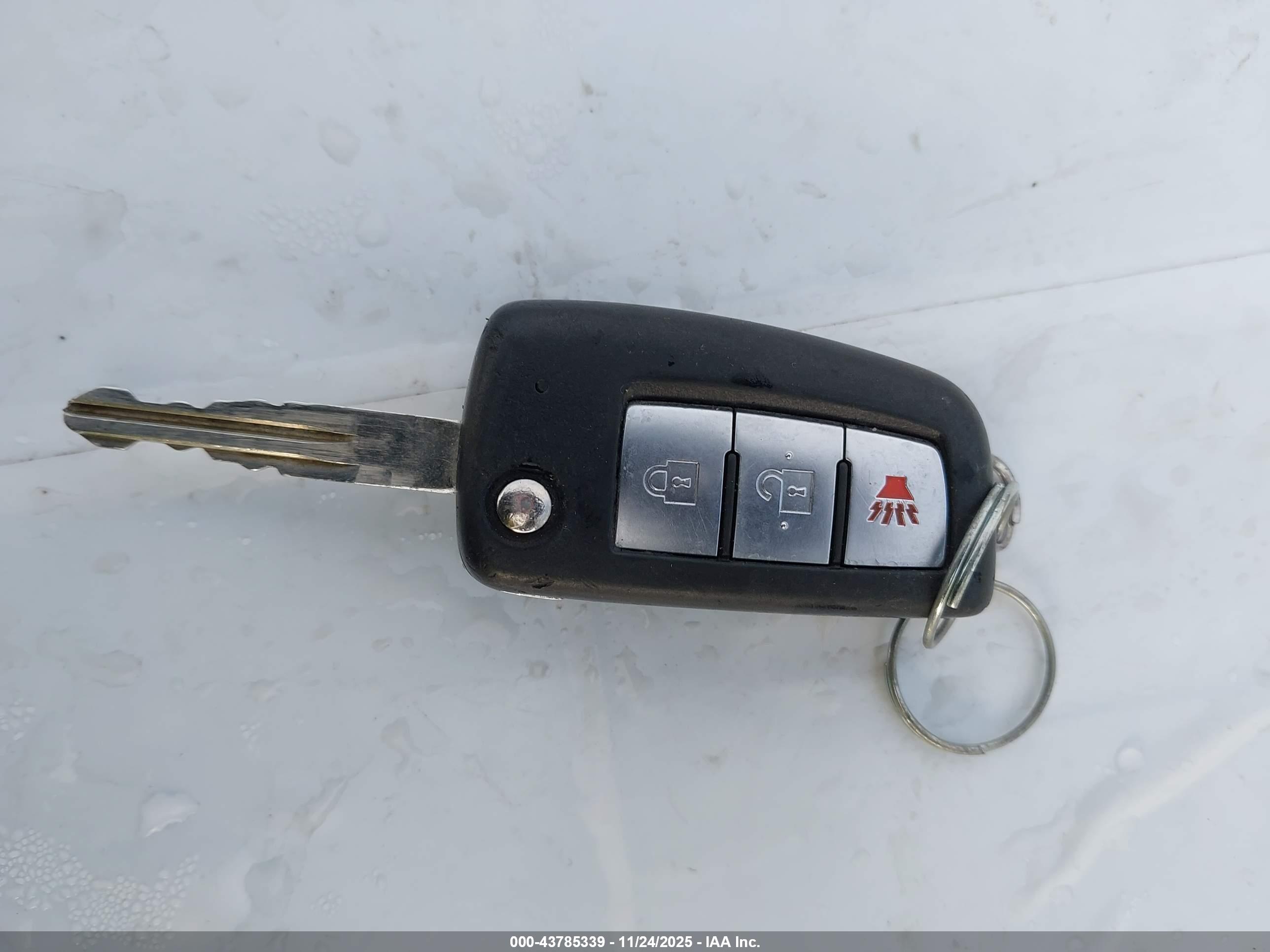 NISSAN ROGUE image 11