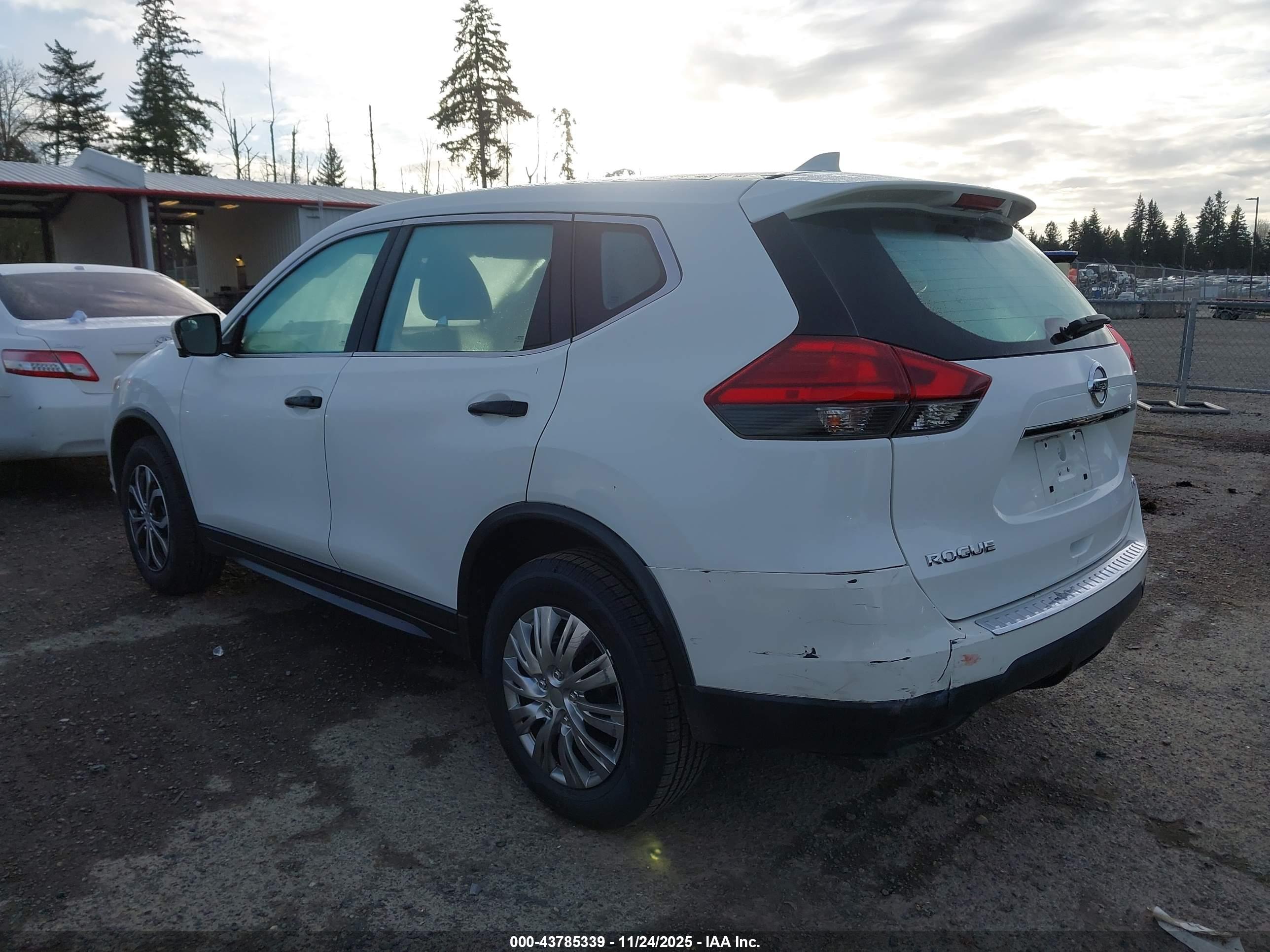 NISSAN ROGUE image 3