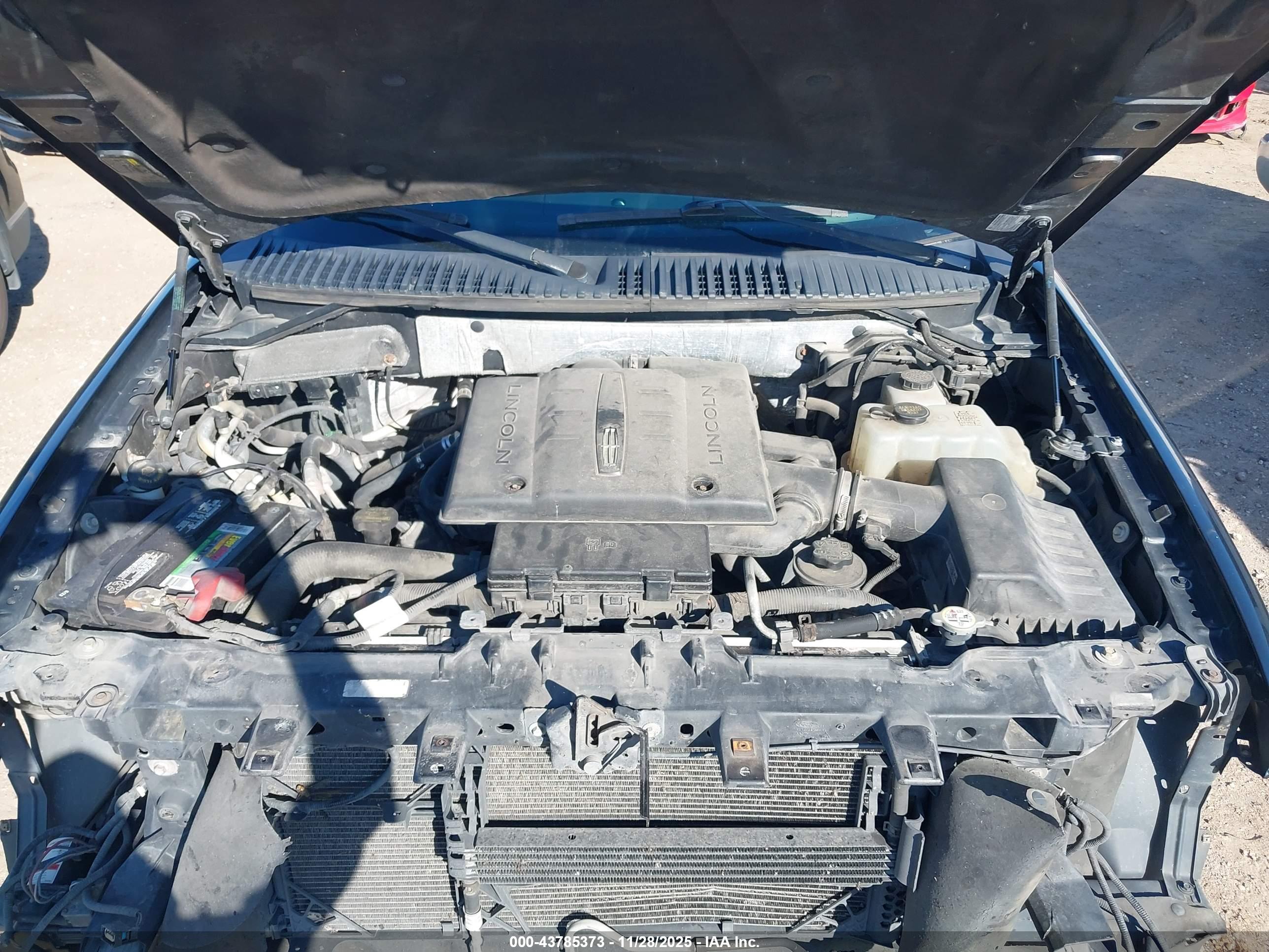 LINCOLN NAVIGATOR image 10