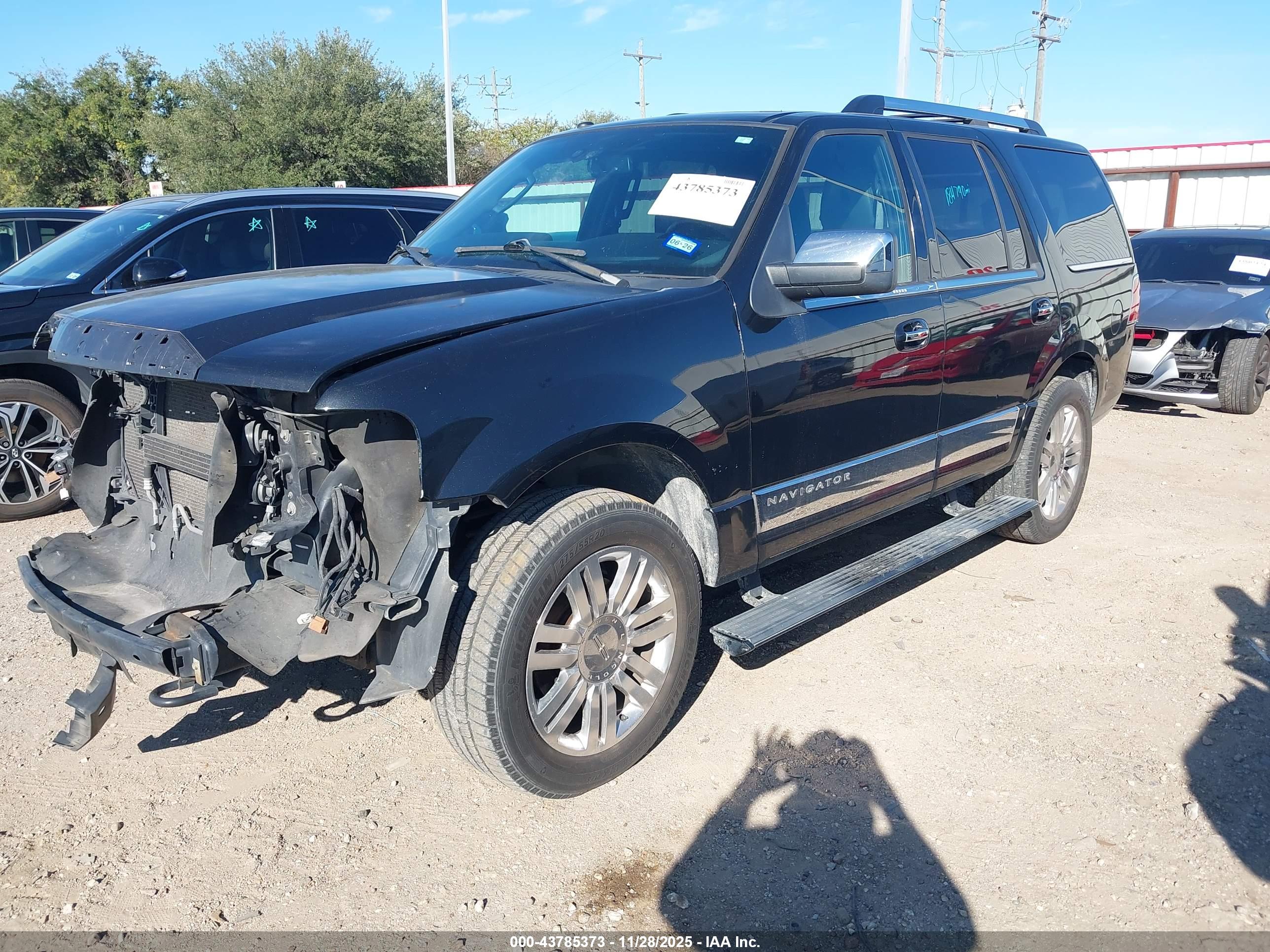 LINCOLN NAVIGATOR image 2
