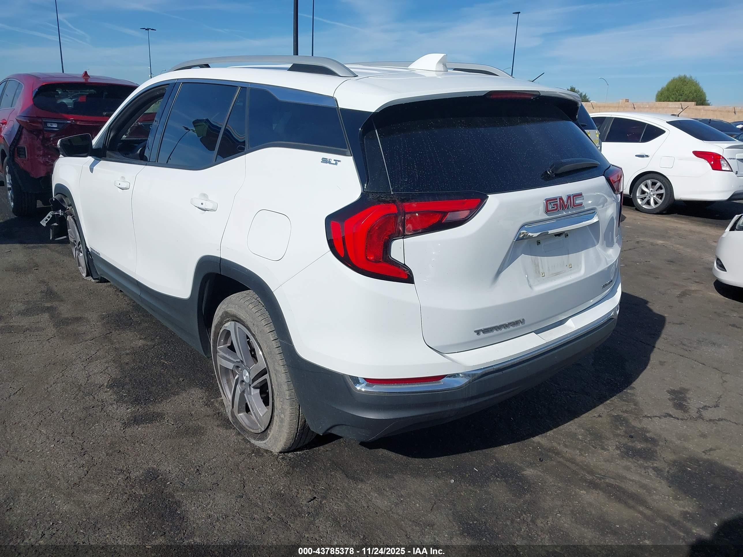 GMC TERRAIN image 3