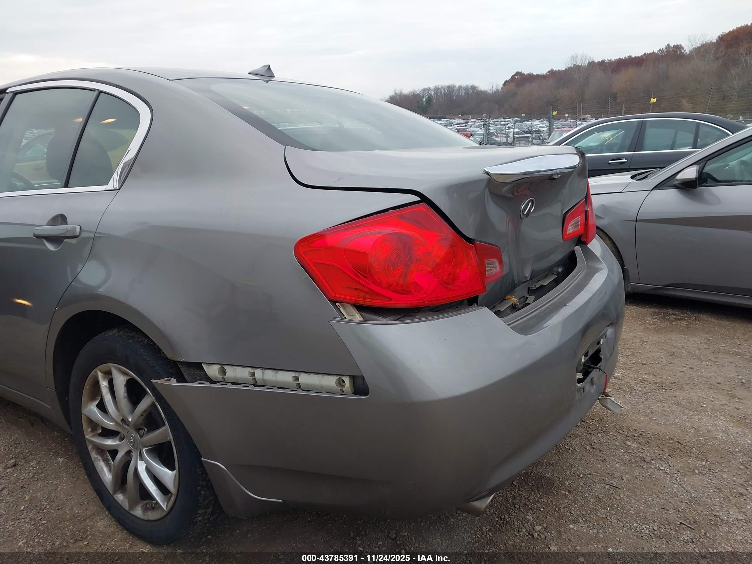 INFINITI G37X image 6