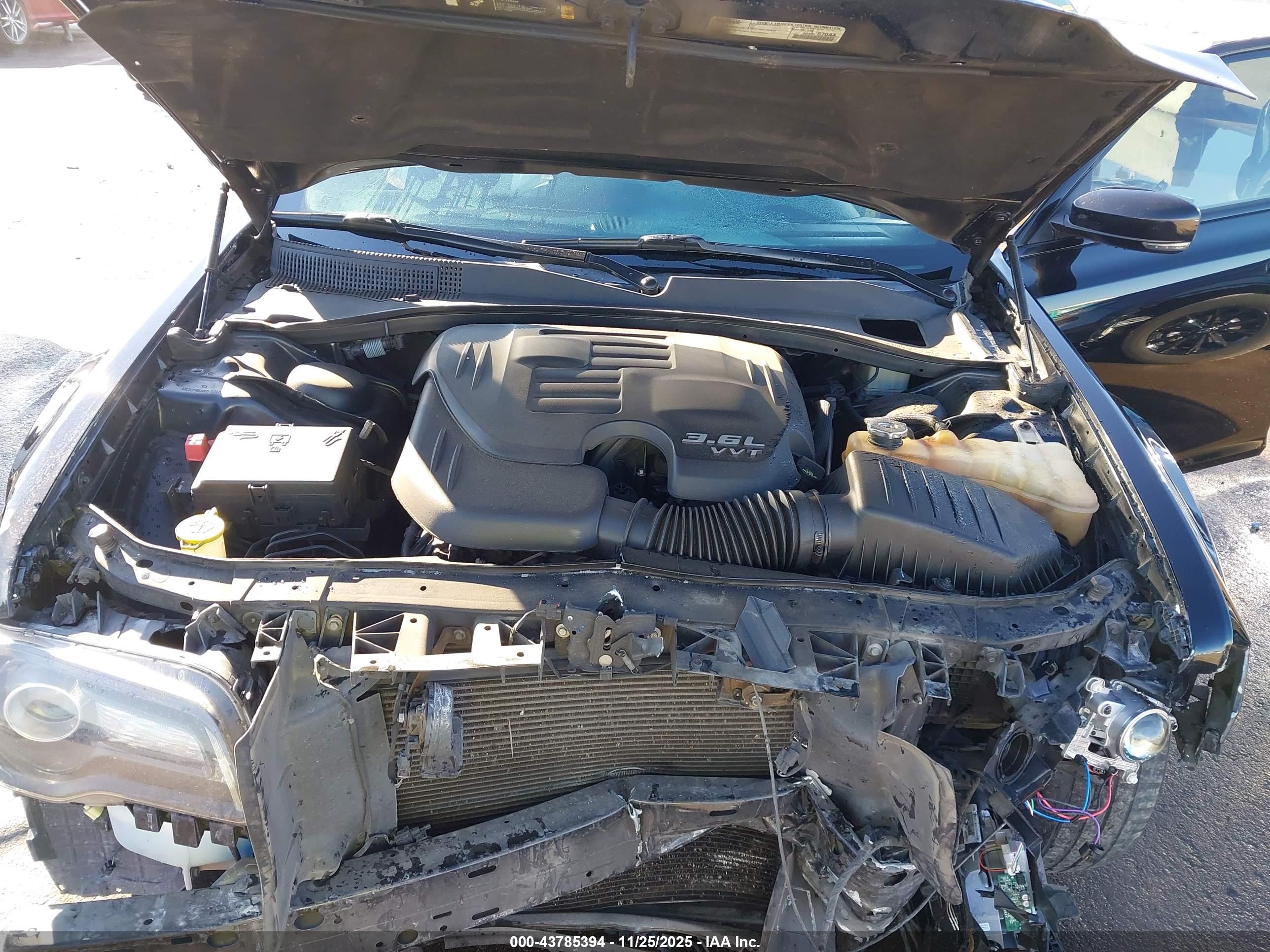 CHRYSLER 300 image 10
