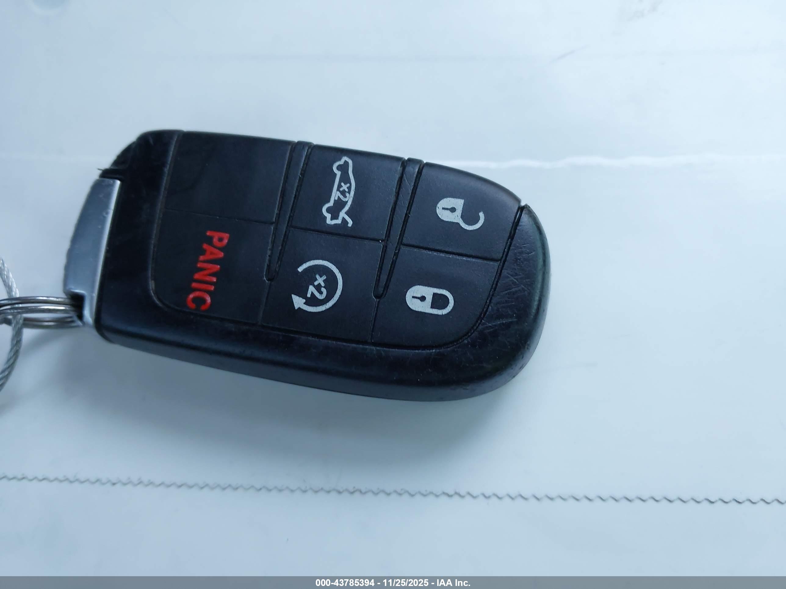 CHRYSLER 300 image 11