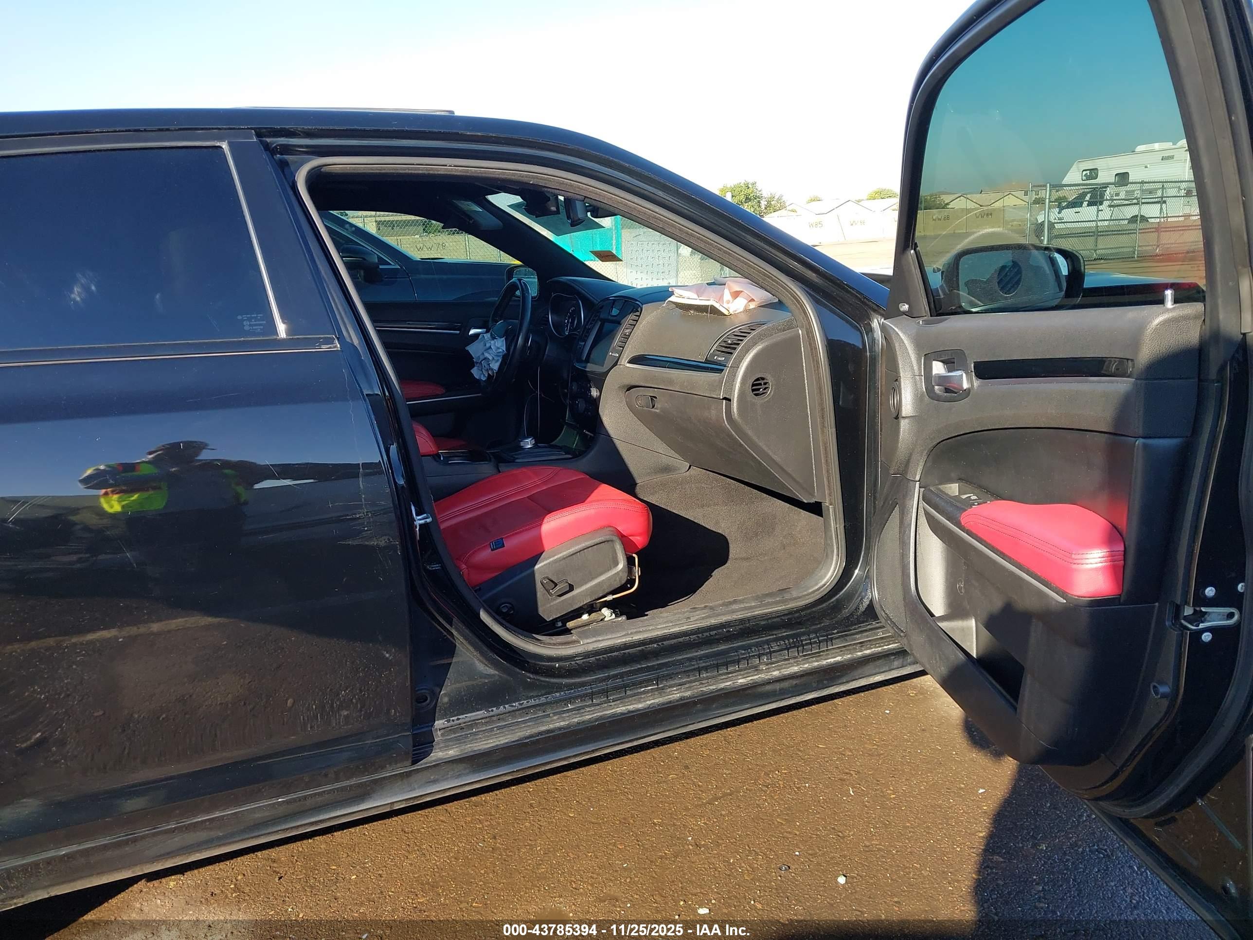 CHRYSLER 300 image 5