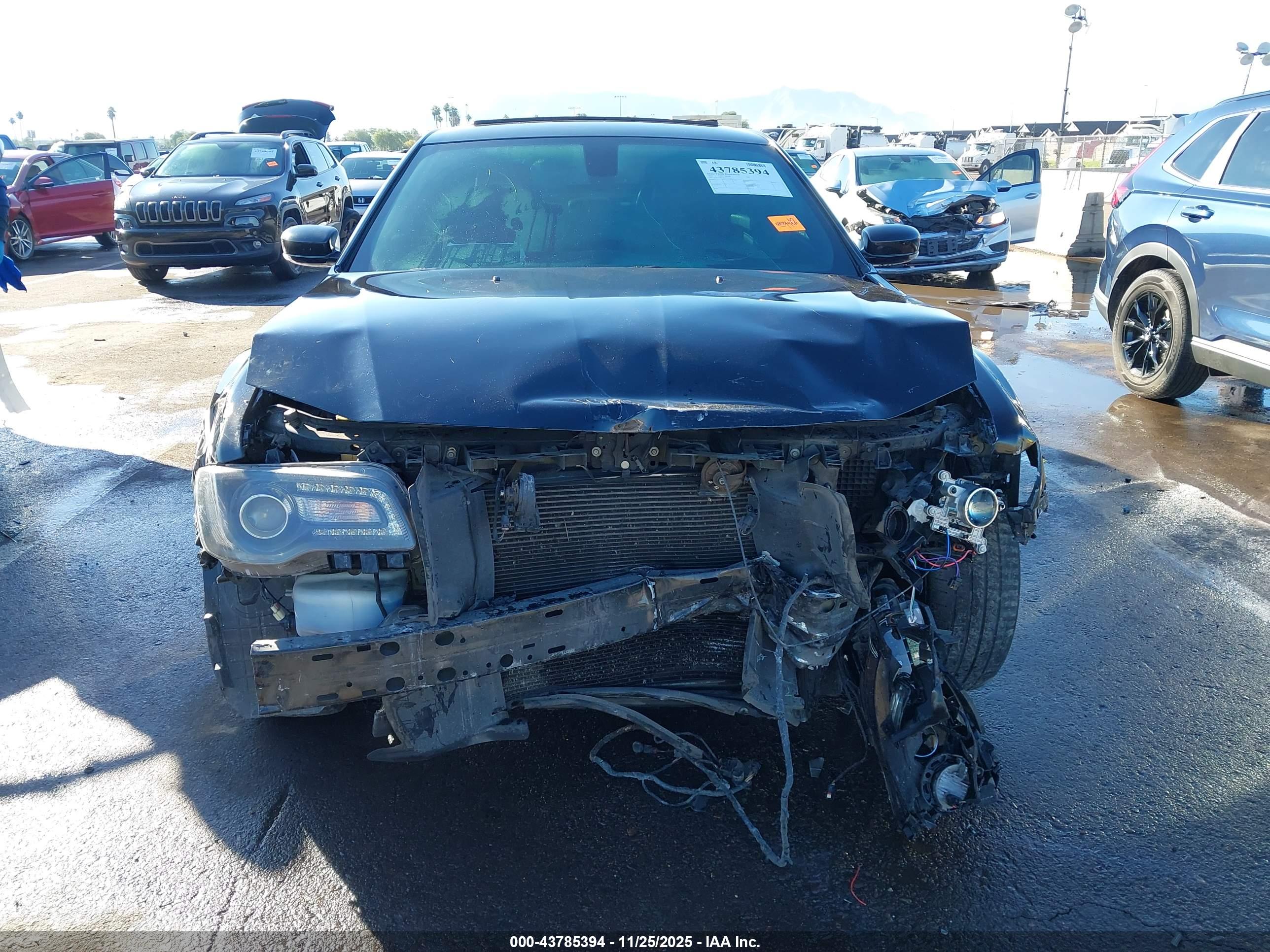 CHRYSLER 300 image 6