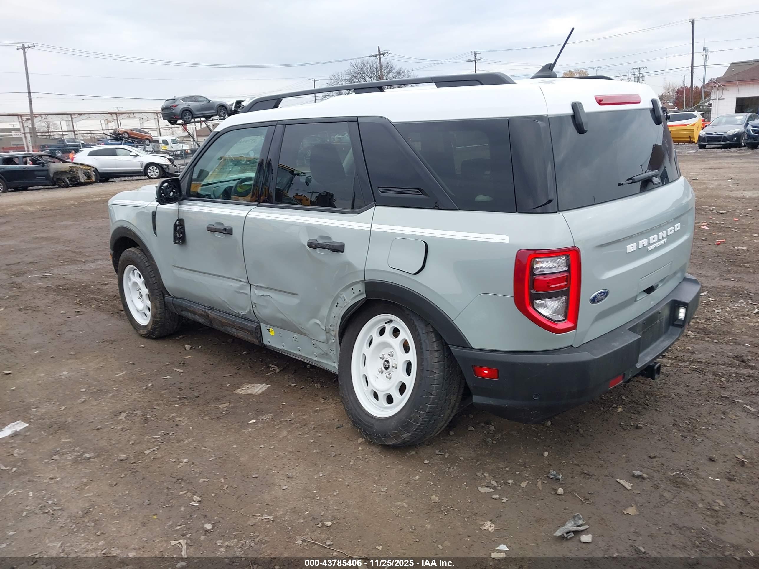 FORD BRONCO image 3