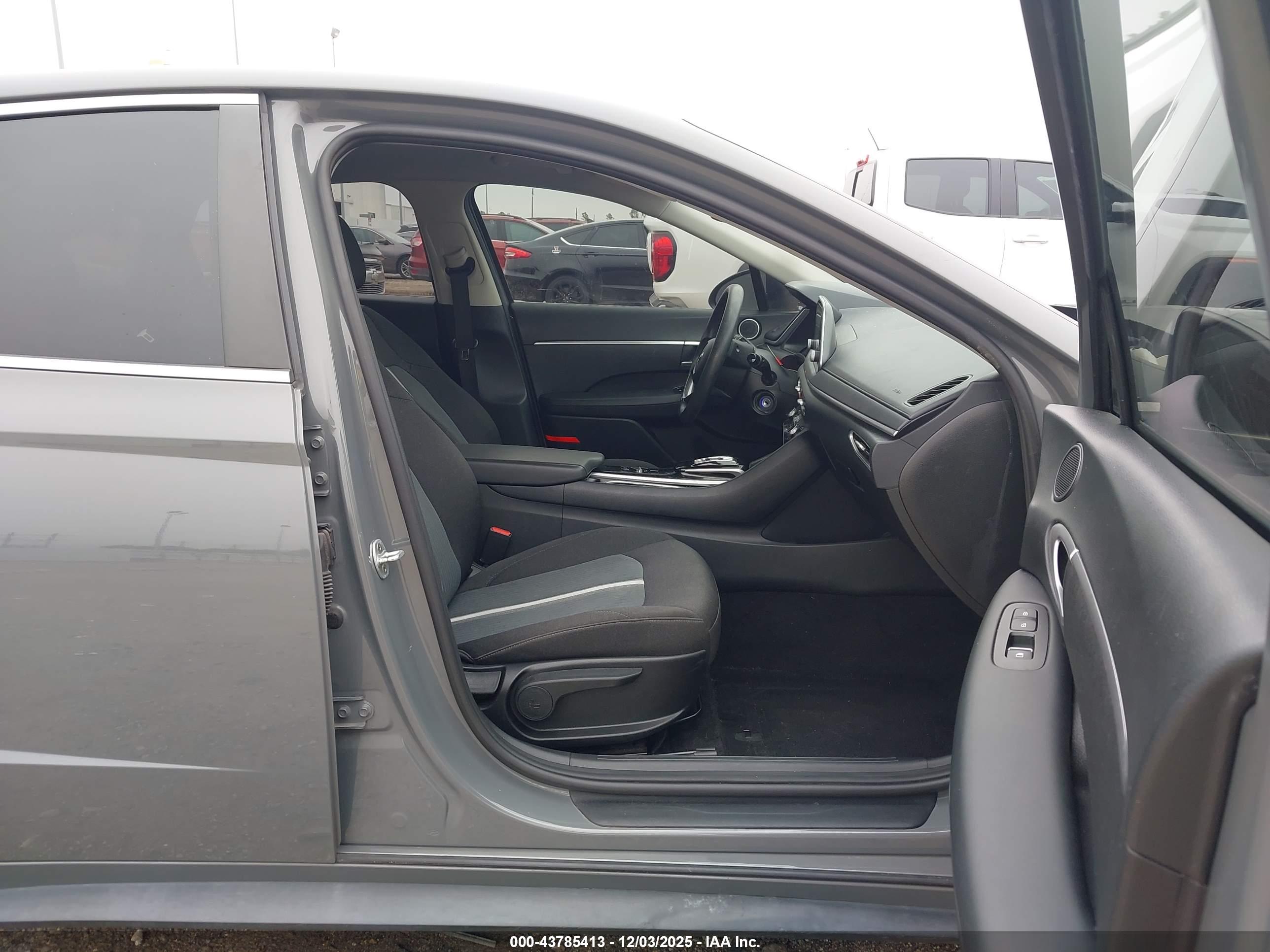 HYUNDAI SONATA image 5