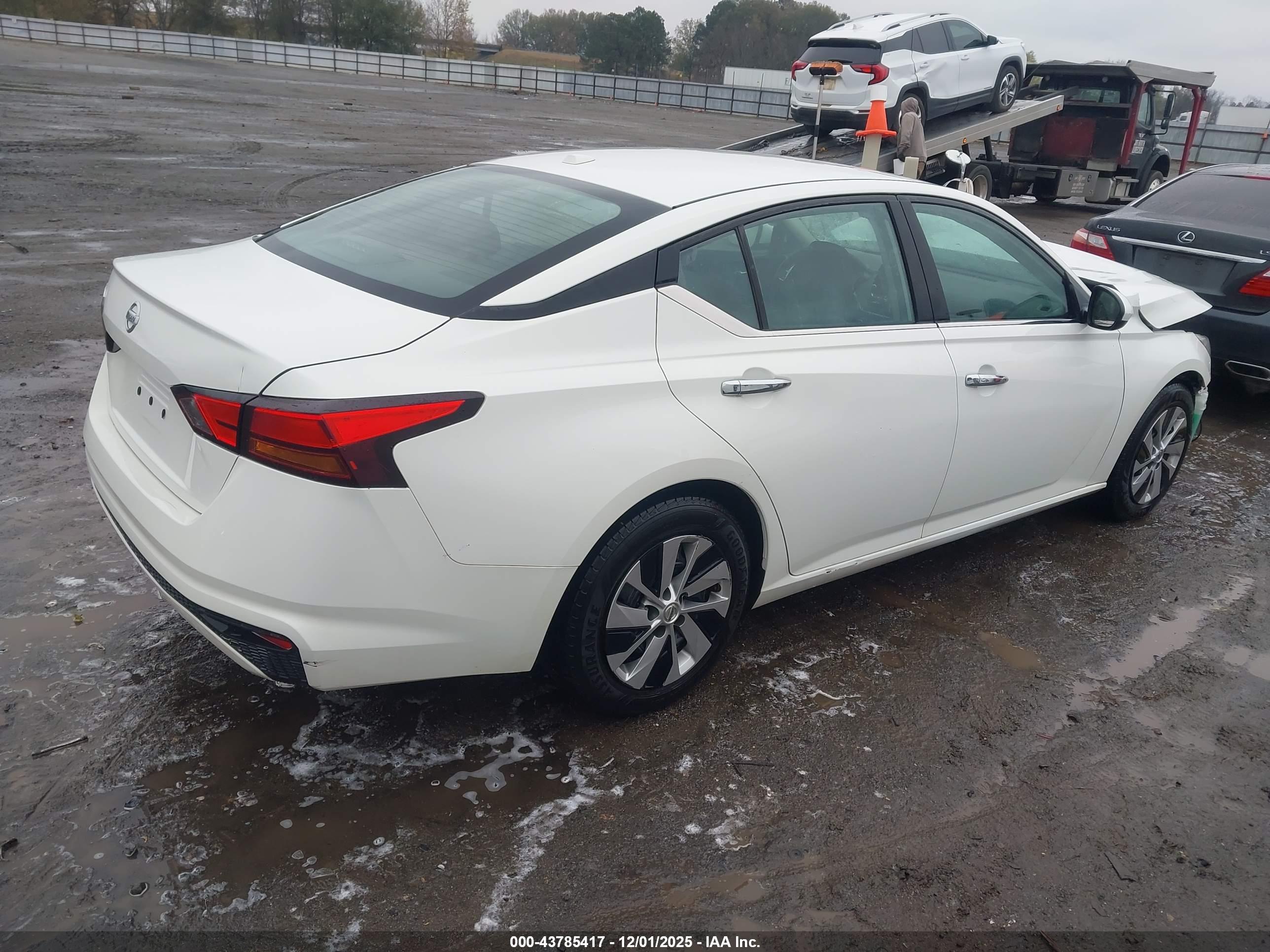 NISSAN ALTIMA image 4