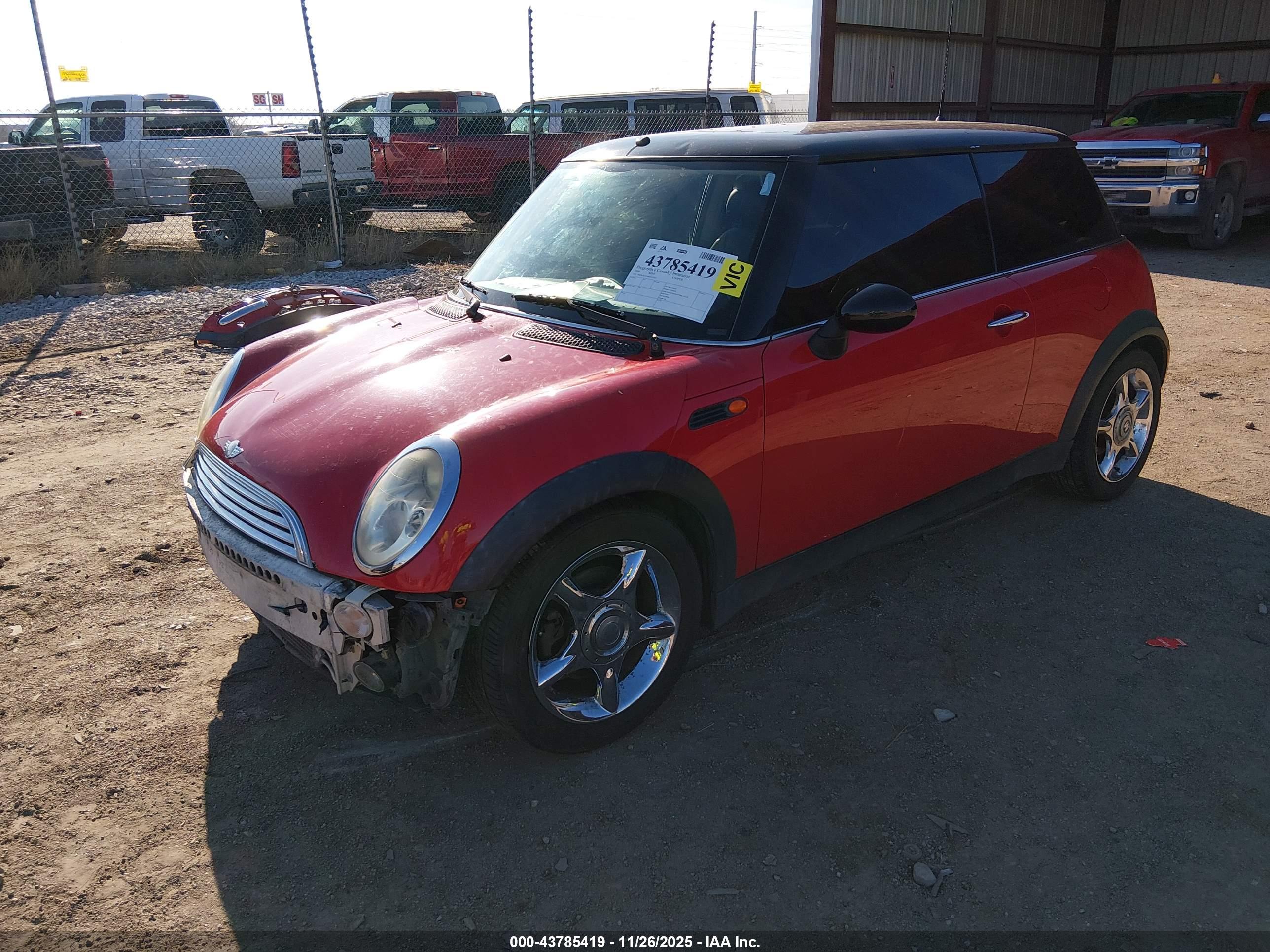 MINI COOPER image 2