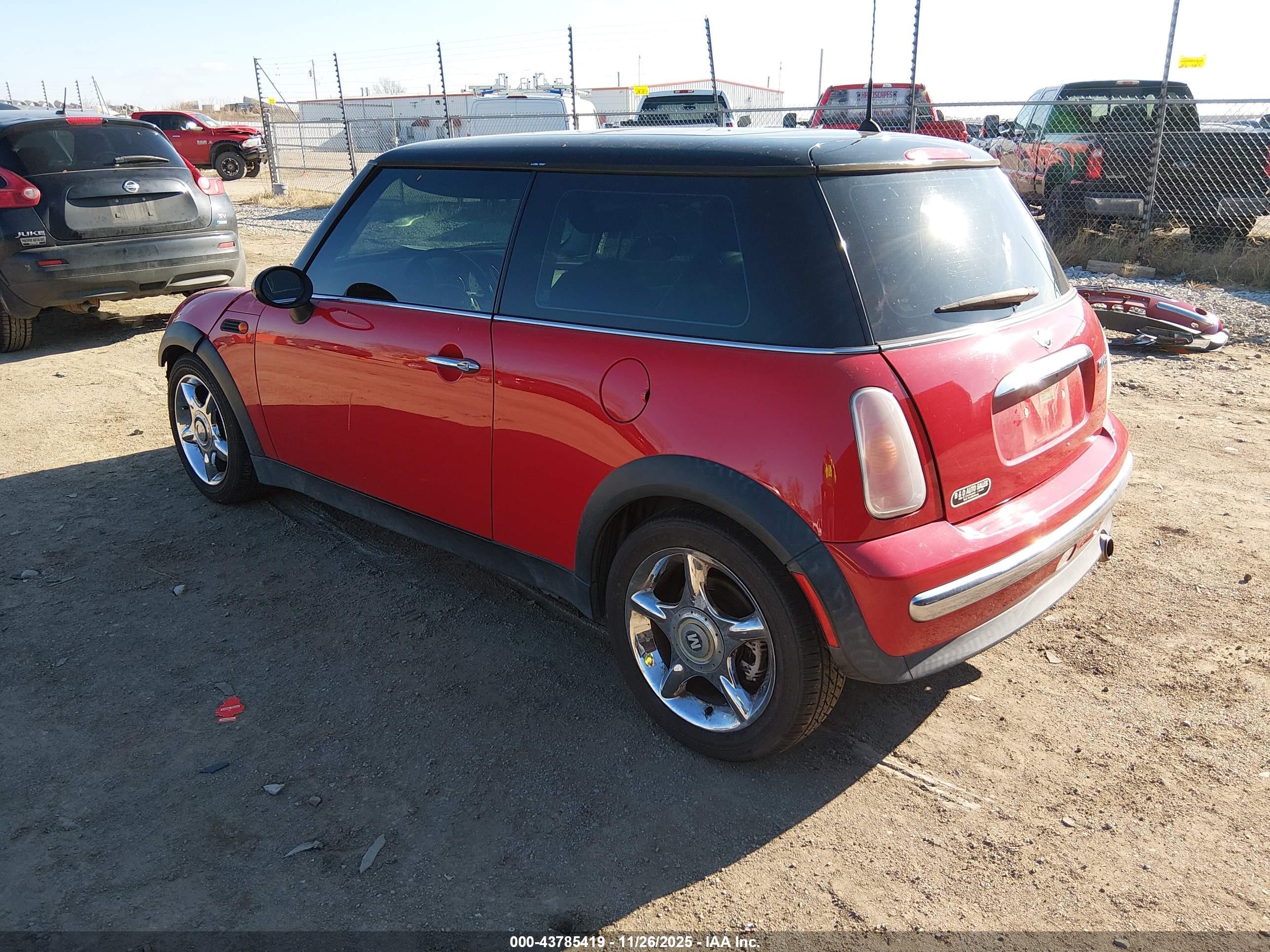 MINI COOPER image 3