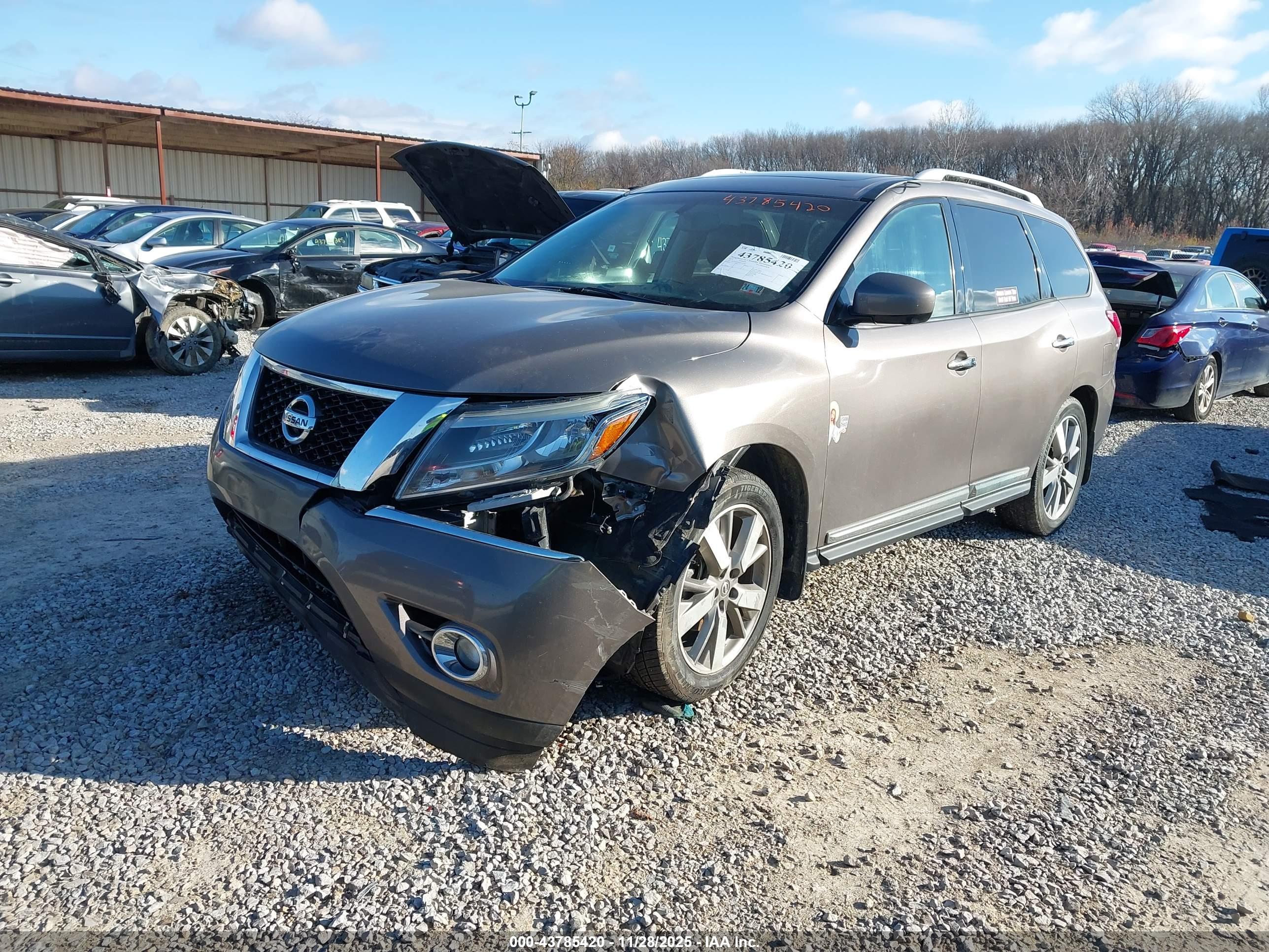 NISSAN PATHFINDER image 2