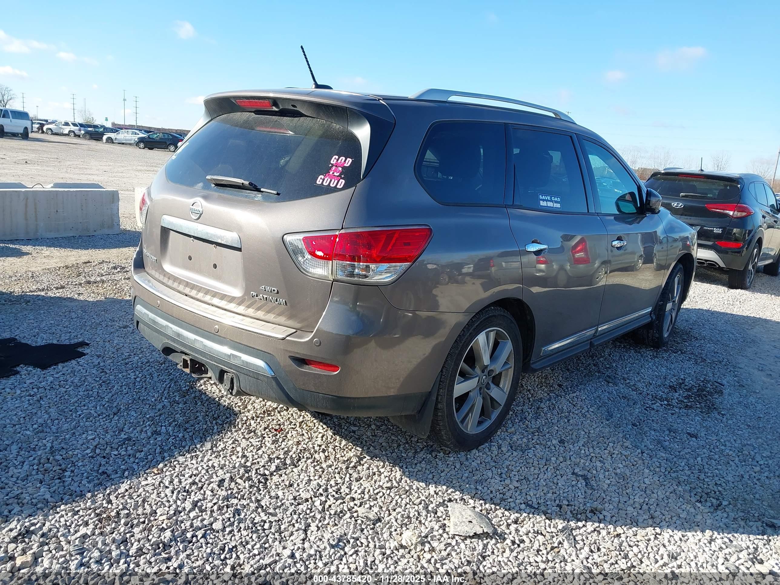 NISSAN PATHFINDER image 4