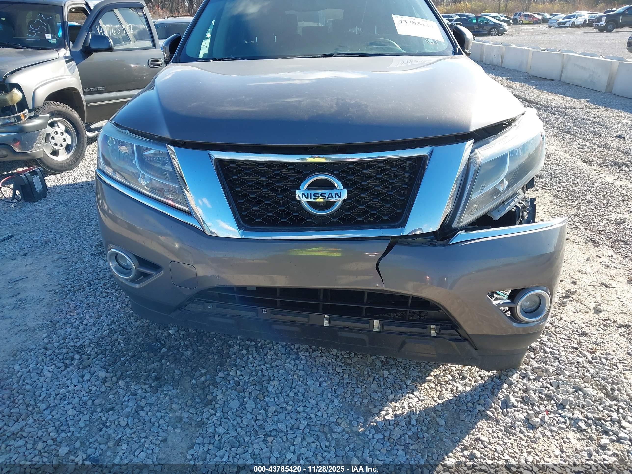 NISSAN PATHFINDER image 6
