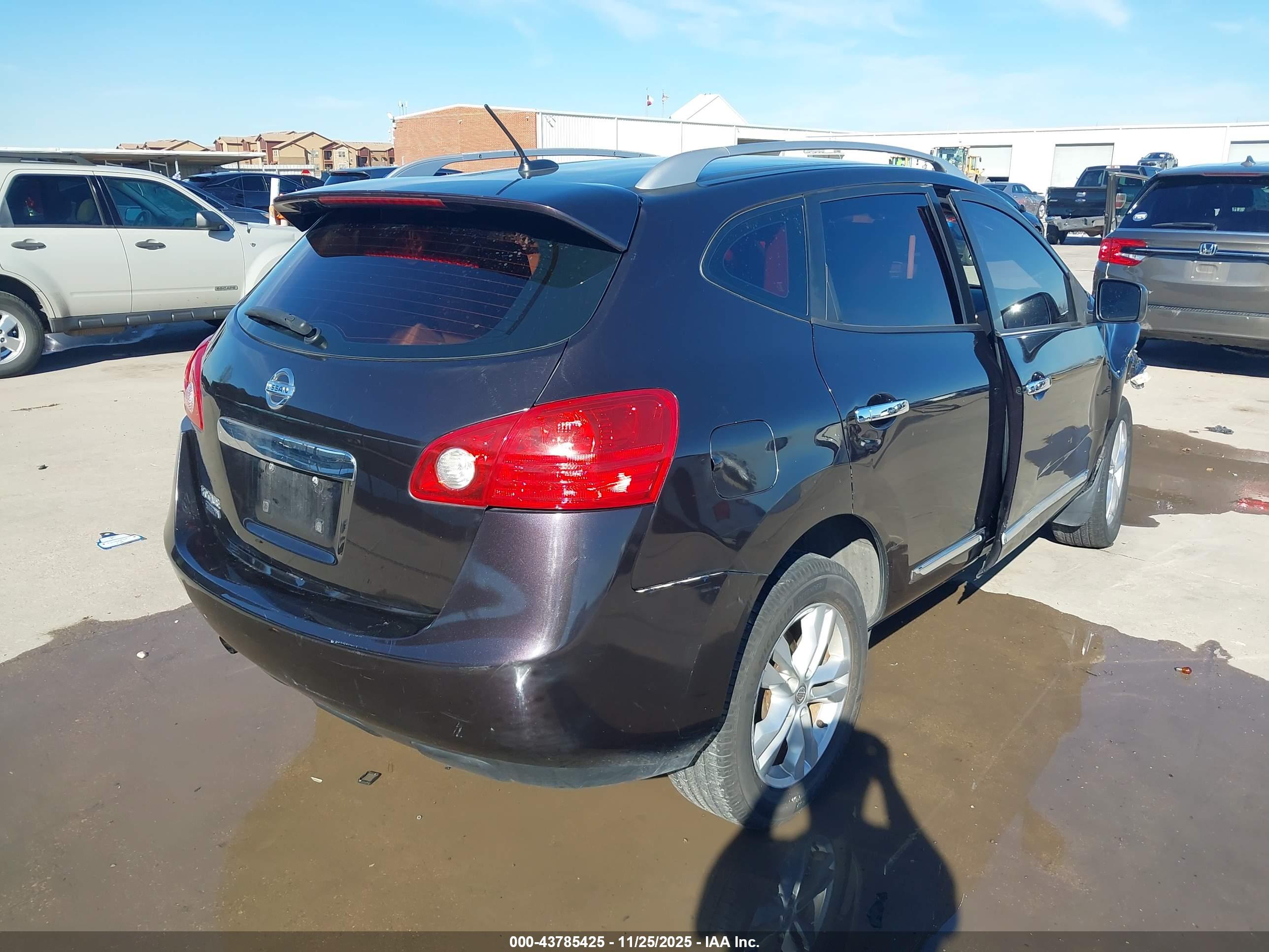 NISSAN ROGUE image 4