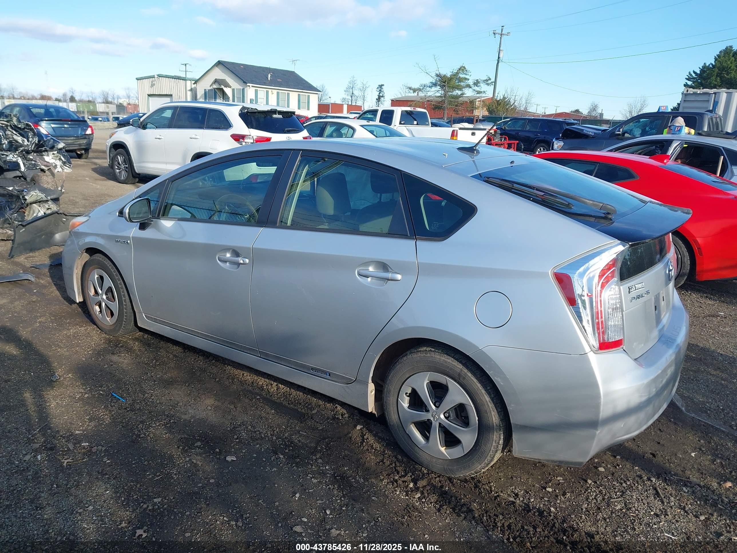 TOYOTA PRIUS image 3