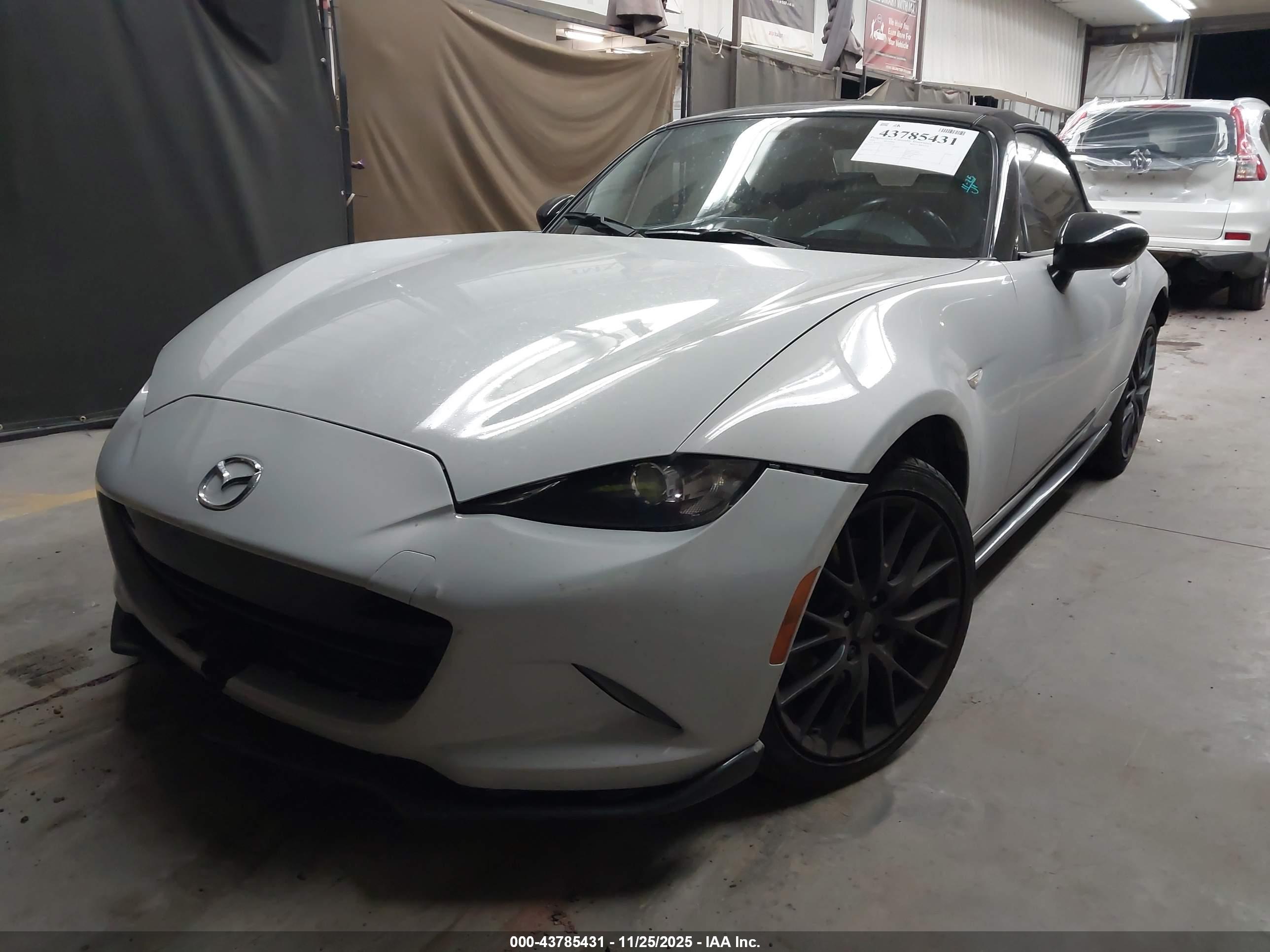 MAZDA MX-5 image 2