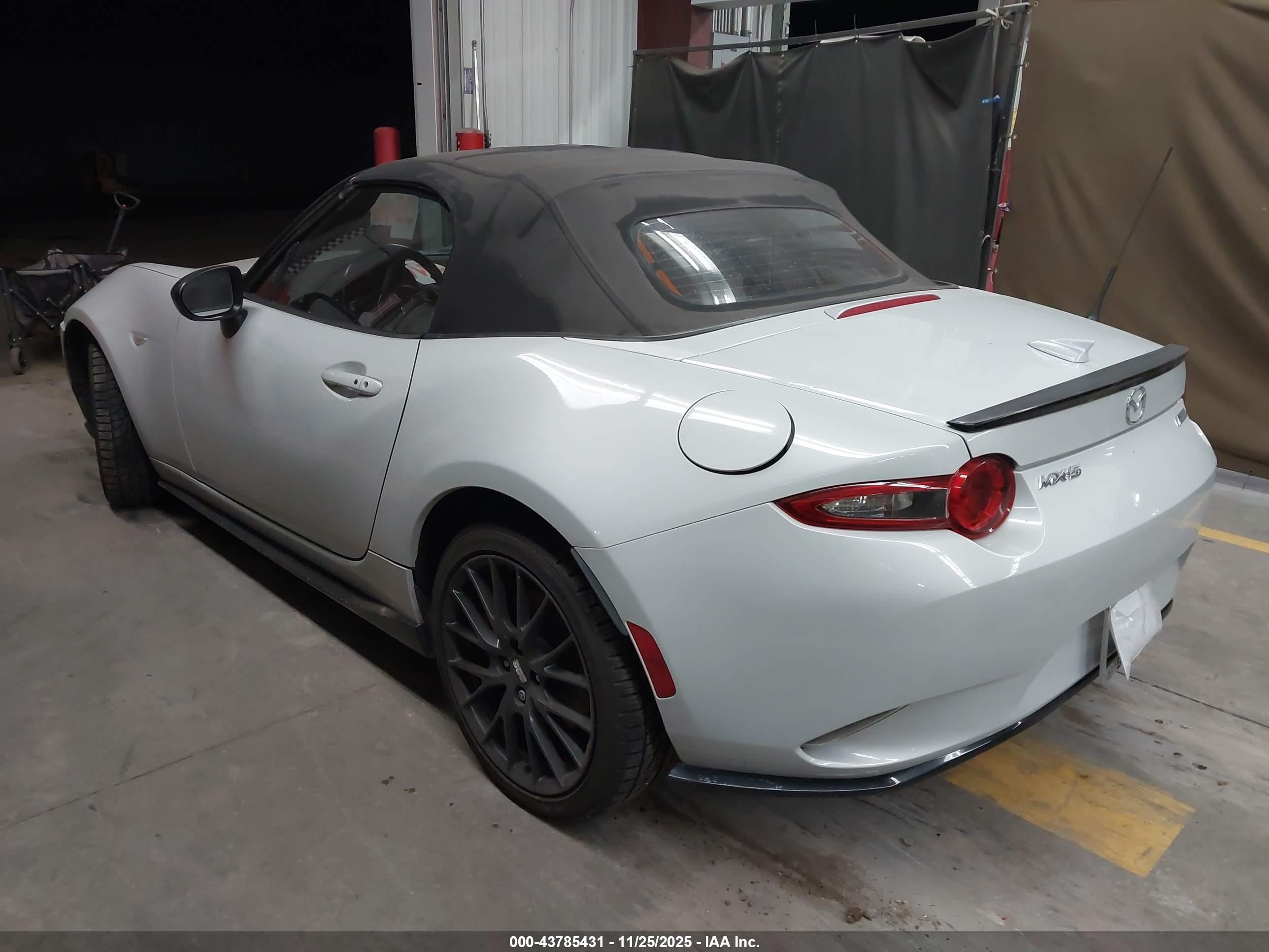 MAZDA MX-5 image 3
