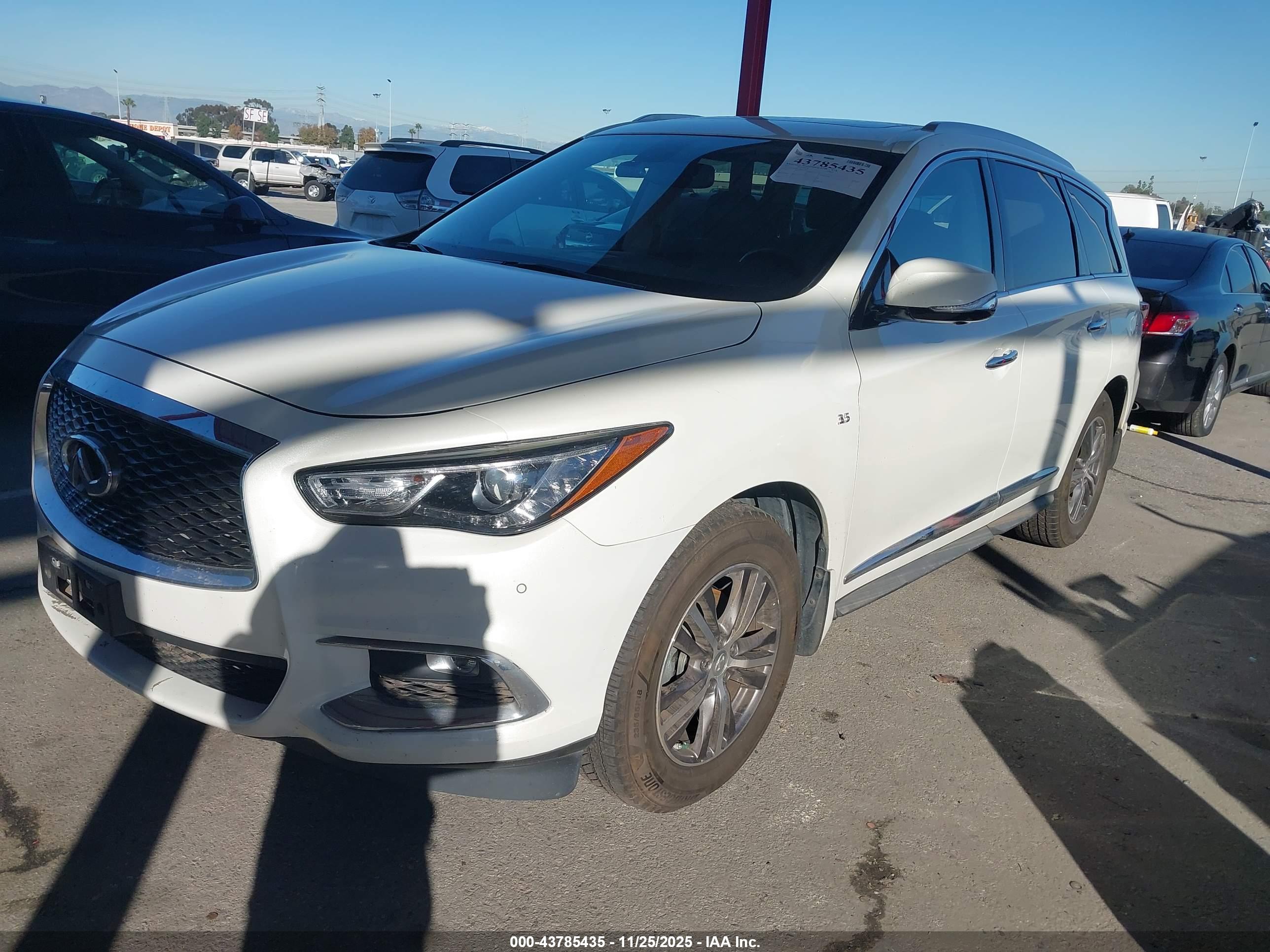 INFINITI QX60 image 2