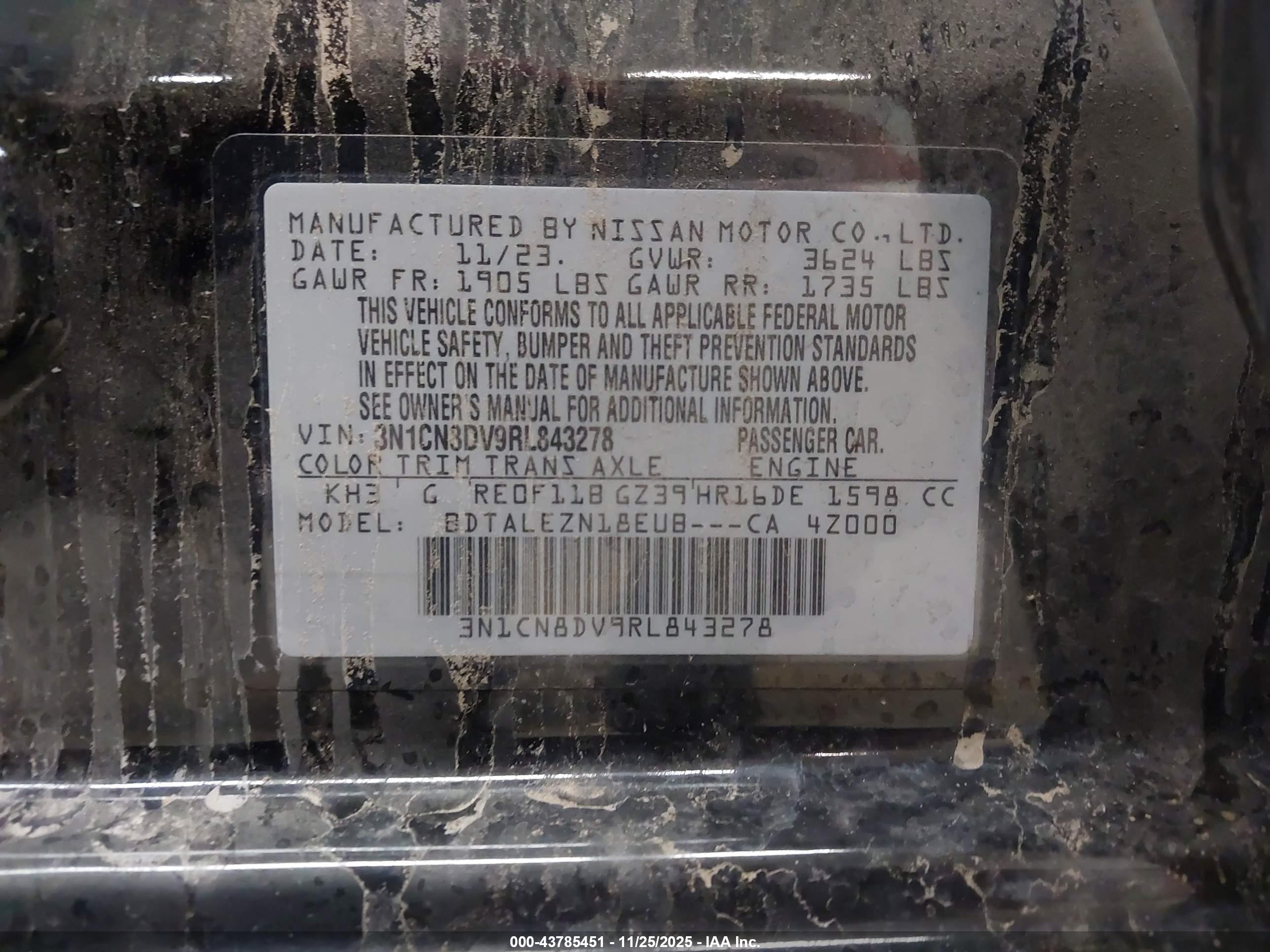 NISSAN VERSA image 9