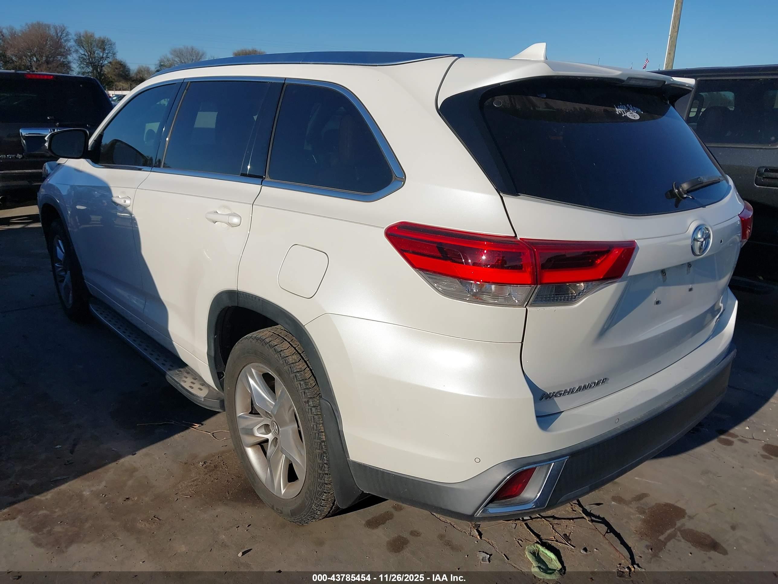 TOYOTA HIGHLANDER image 3