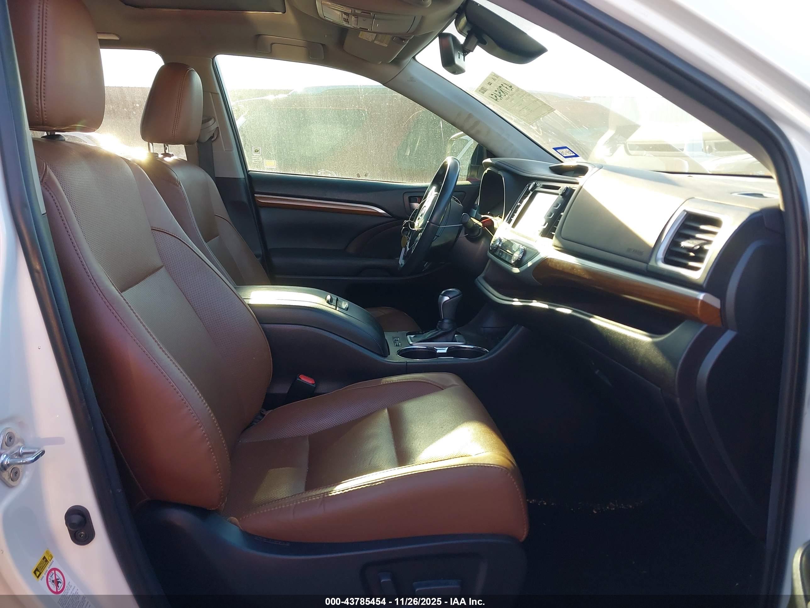 TOYOTA HIGHLANDER image 5
