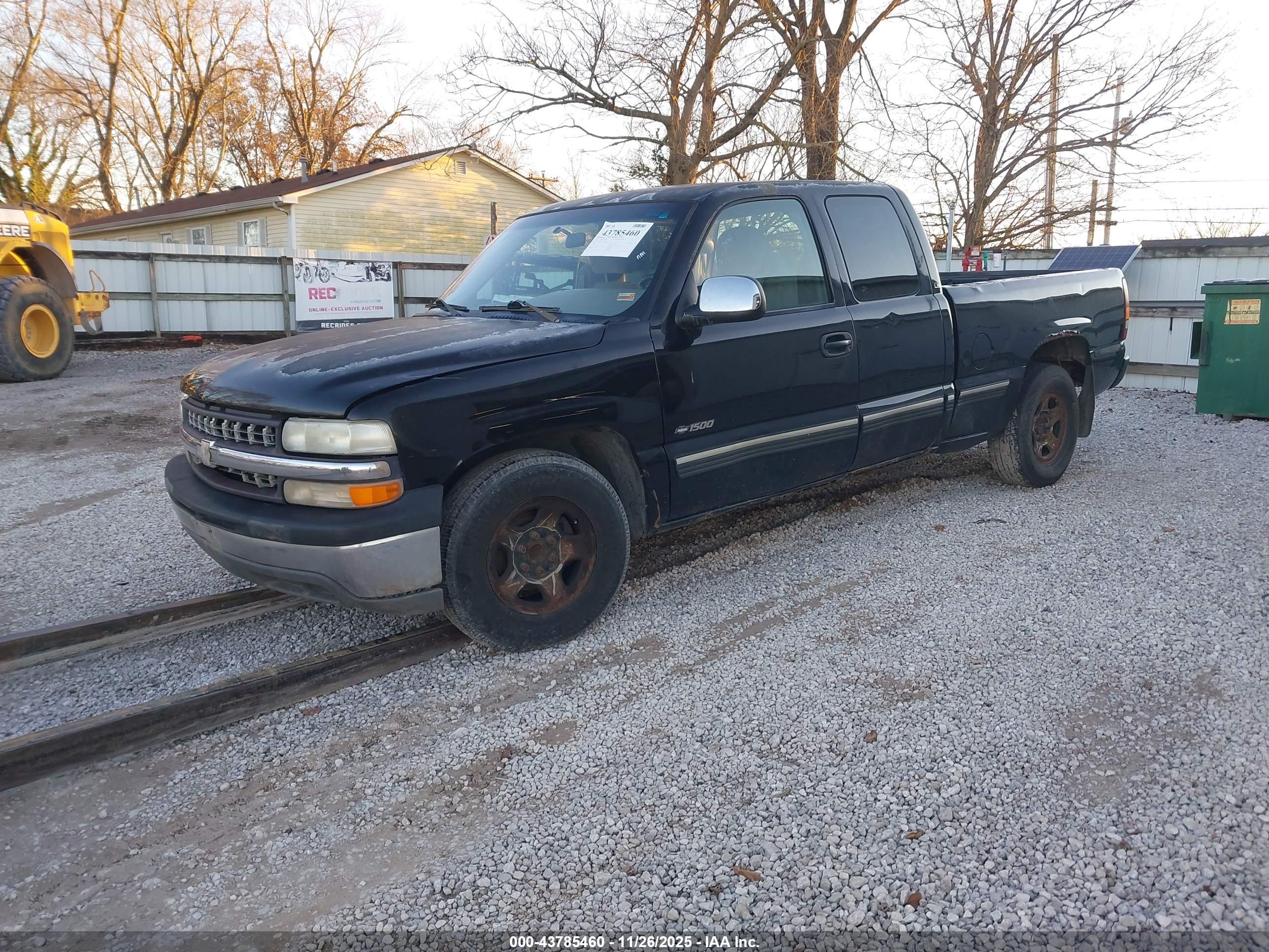 CHEVROLET SILVERADO image 2