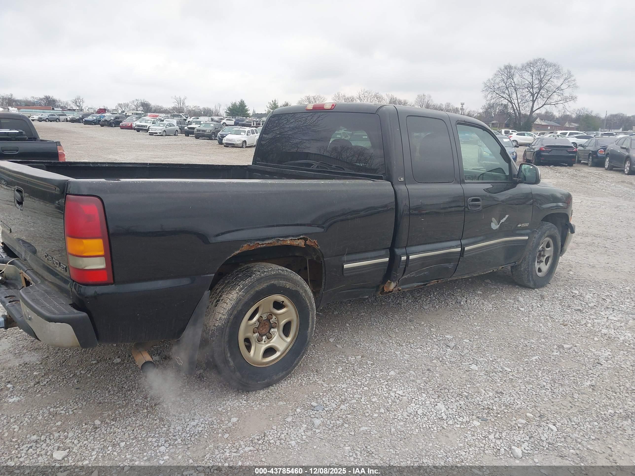 CHEVROLET SILVERADO image 6