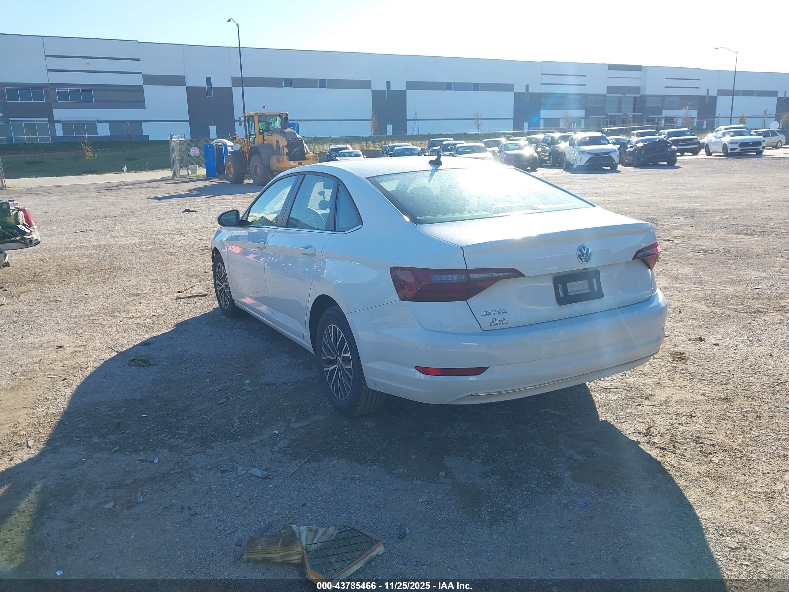 VOLKSWAGEN JETTA image 3