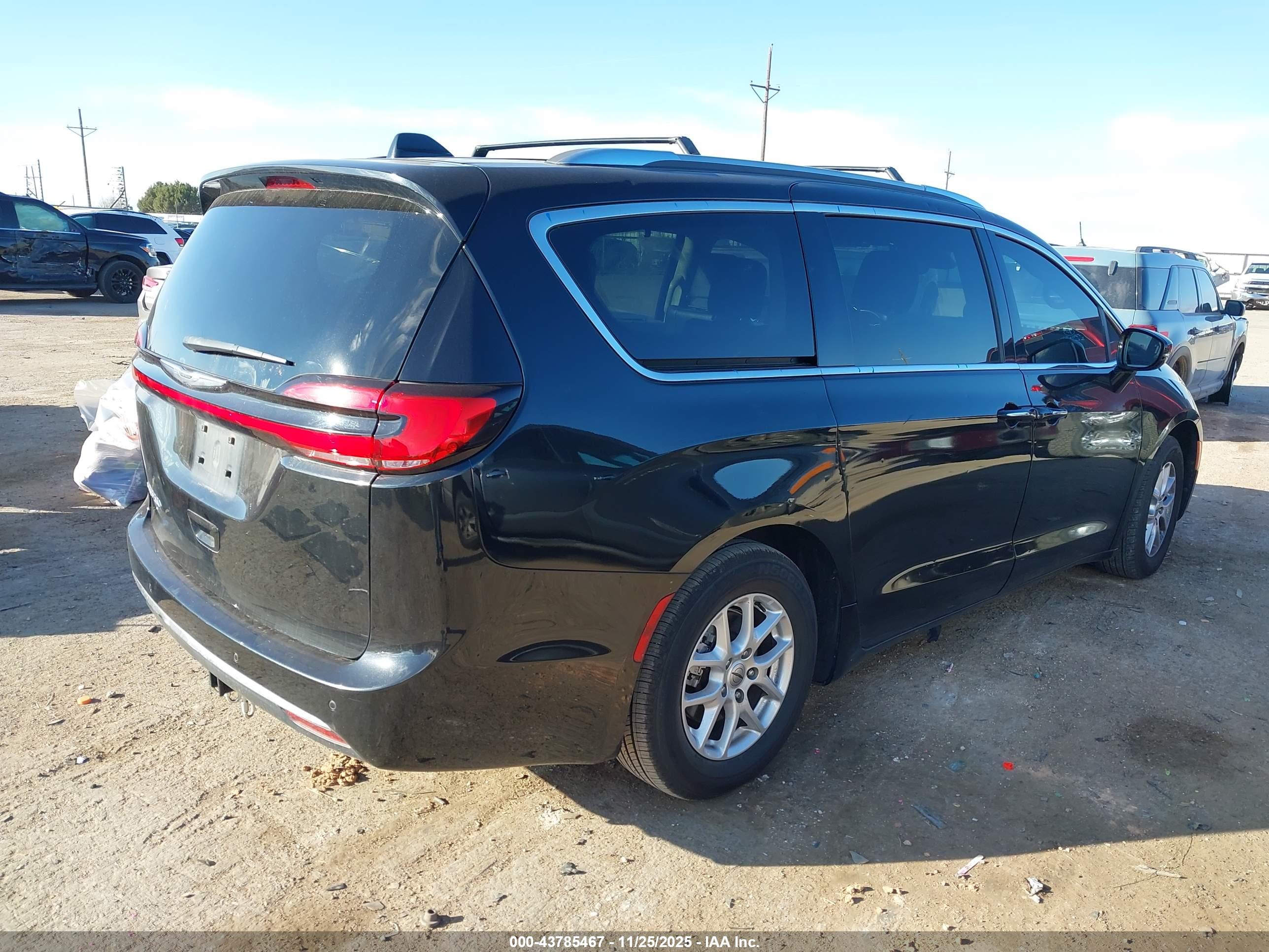 CHRYSLER PACIFICA image 4