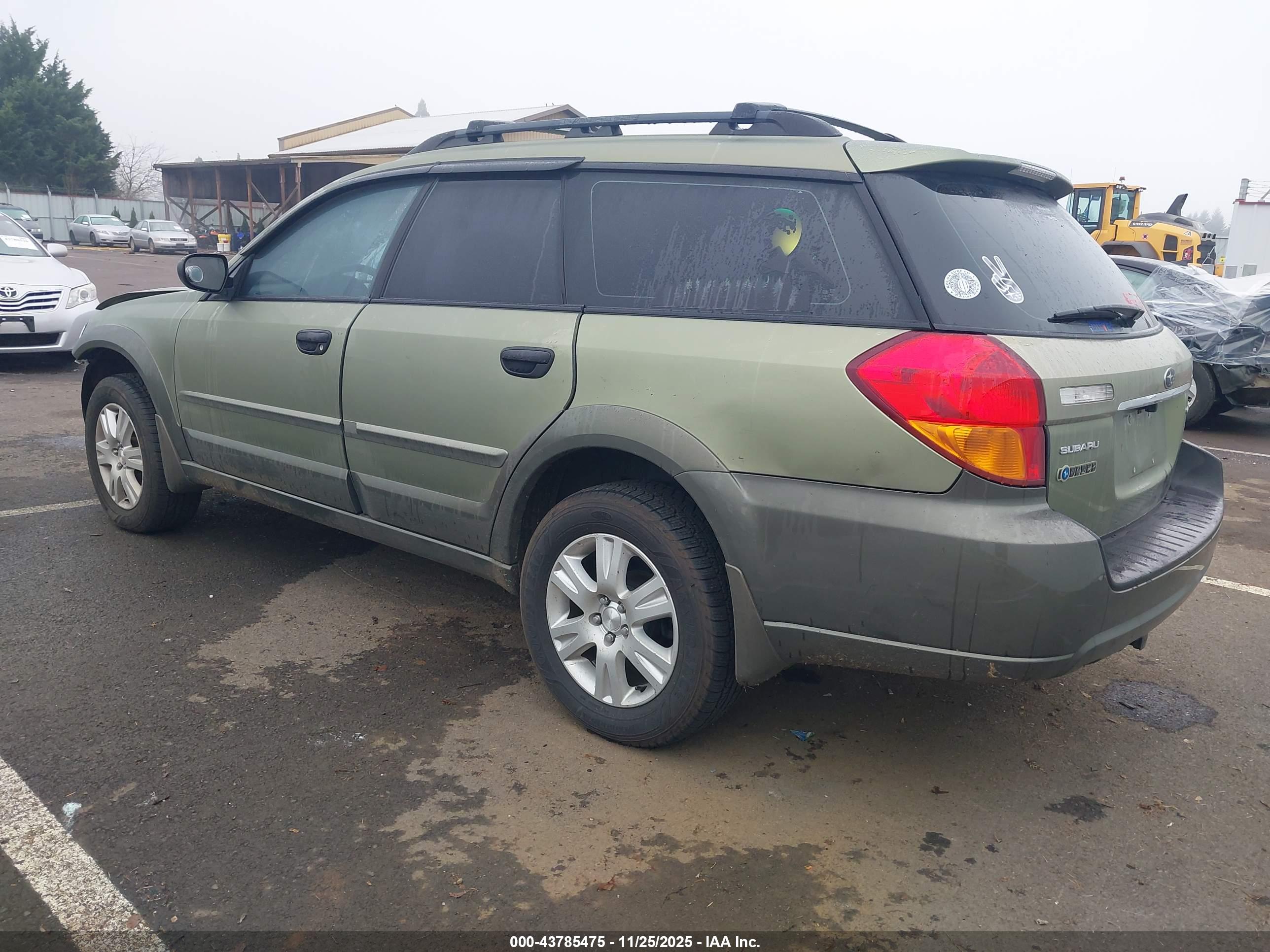 SUBARU OUTBACK image 3